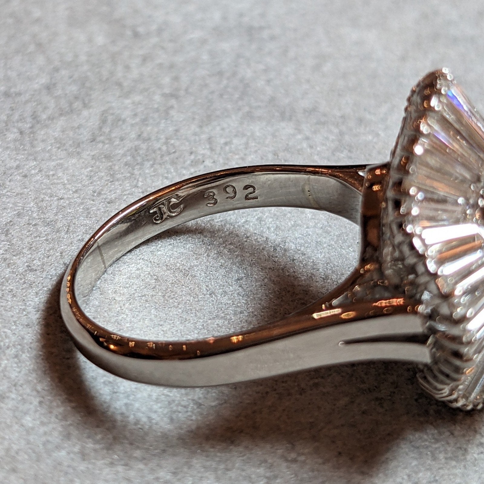 3.92 ct Cats Eye Chrysoberyl and Diamond Ring in Platinum