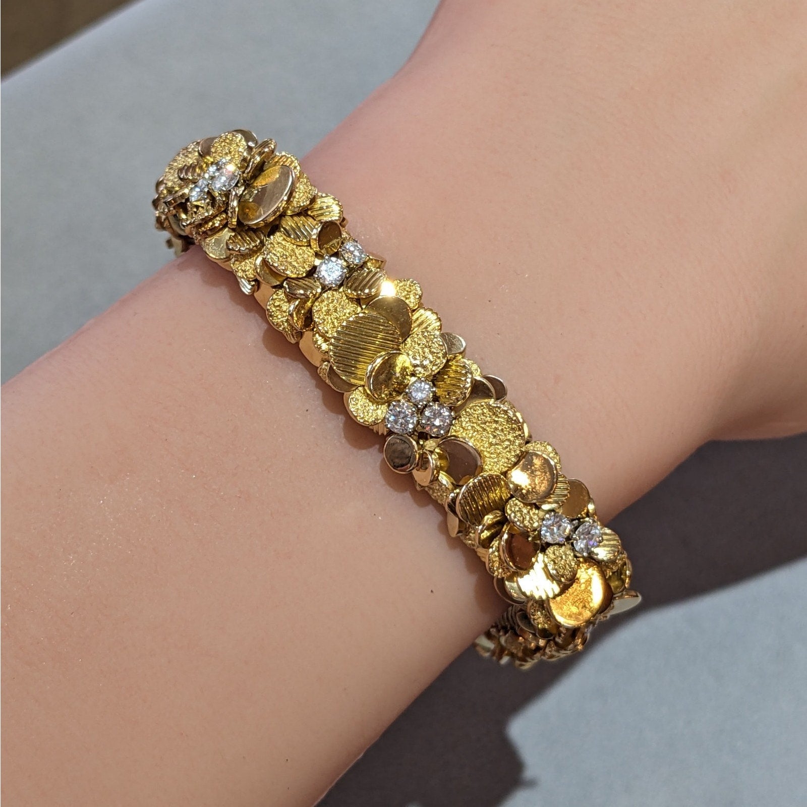 ITALY Gold Disc Cluster Diamond Bracelet in 18k Yellow Gold