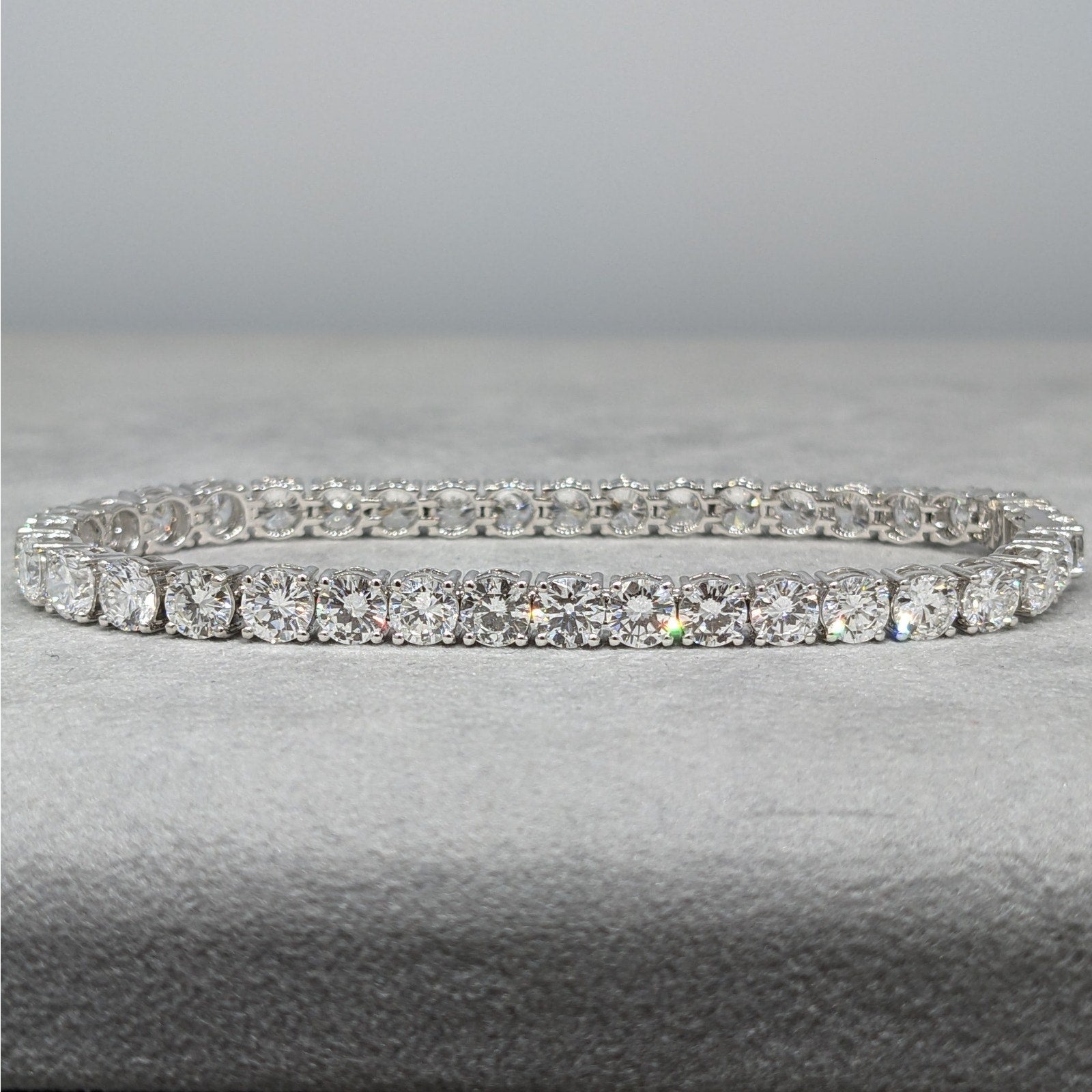 Natural Round Diamond Tennis Bracelet 13.00 ctw in 18k White Gold & Platinum