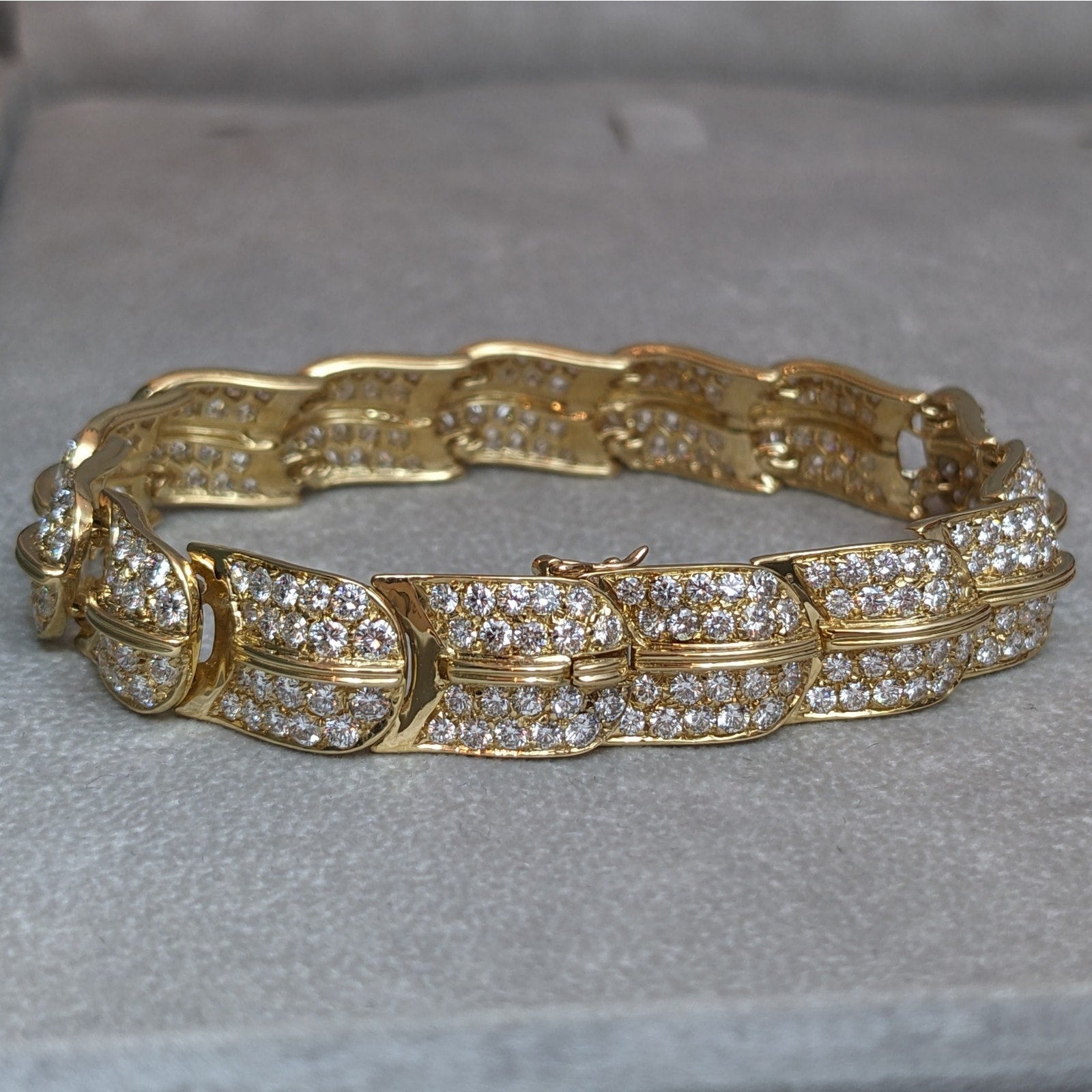Natural Pave Diamond Leaf Link Bracelet with 12.30cttw in 18k Yellow Gold