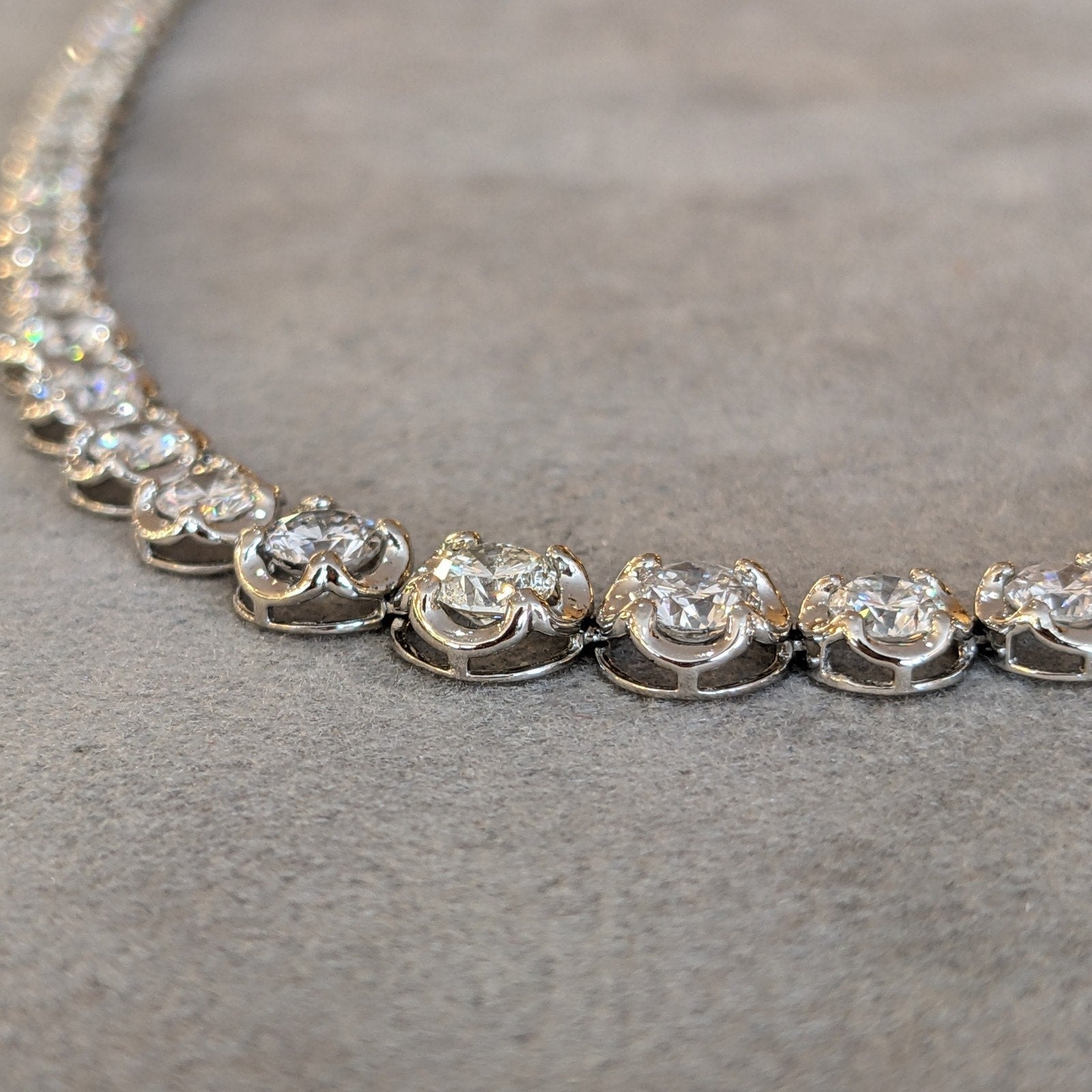 10.01 cttw Natural Diamond Graduated Tennis Necklace in Platinum