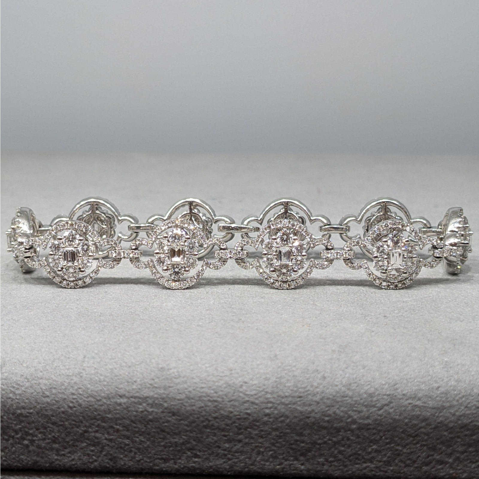 Natural Diamond Oval Link Bracelet 8.22 ctw in 18k White Gold