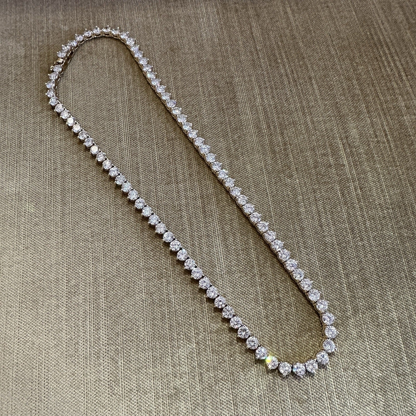 28.80 carats Natural Diamond Tennis Necklace in 18k Yellow Gold 16.5 inch