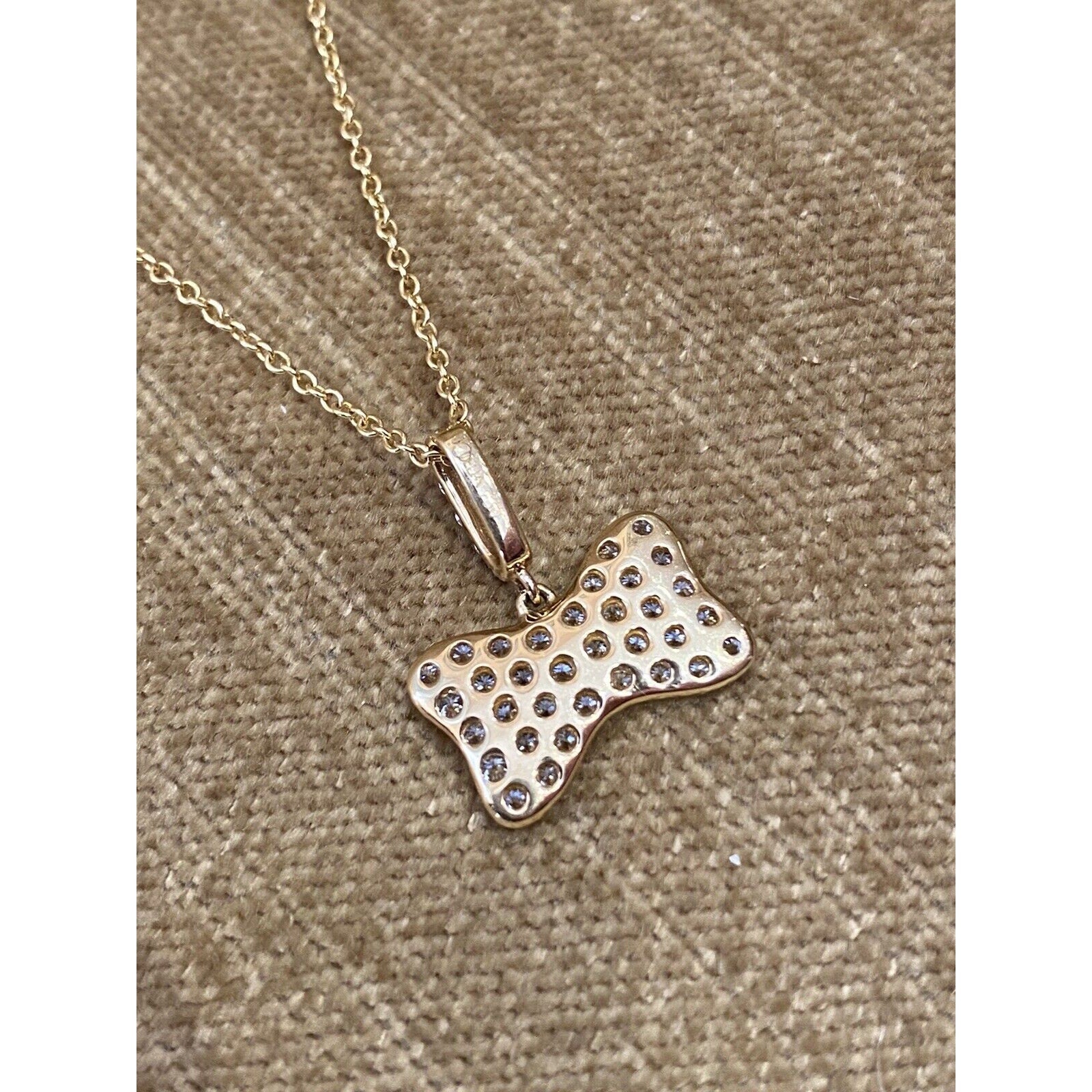 ODELIA Diamond Pave Bow Pendent Necklace in 18k Yellow Gold