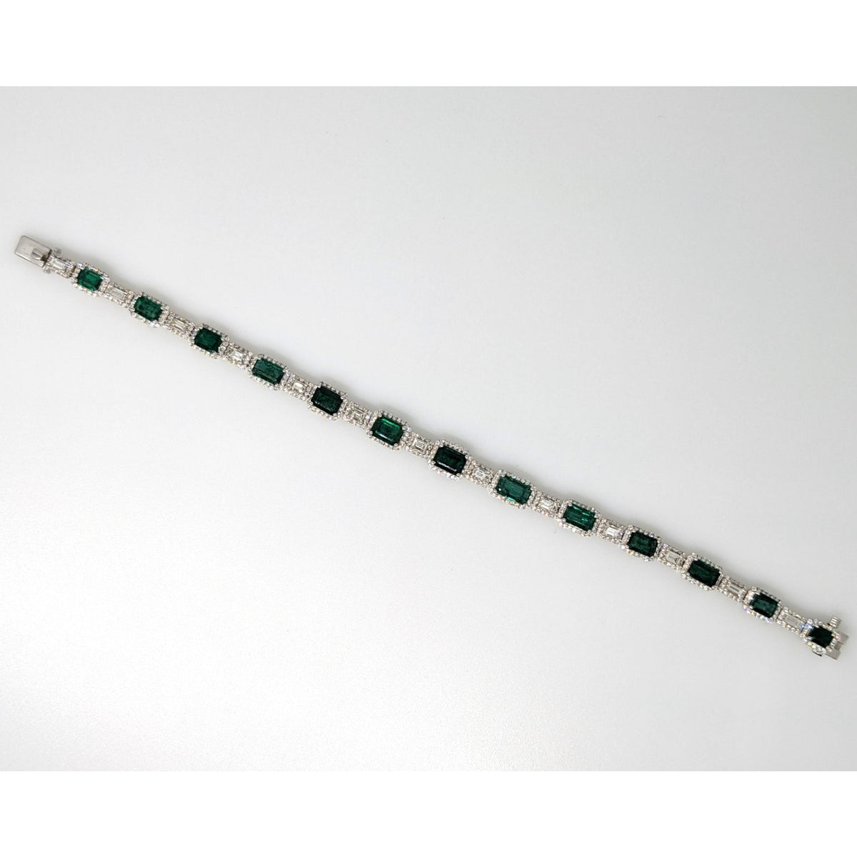Natural Emerald and Diamond Link Bracelet in 18k White Gold