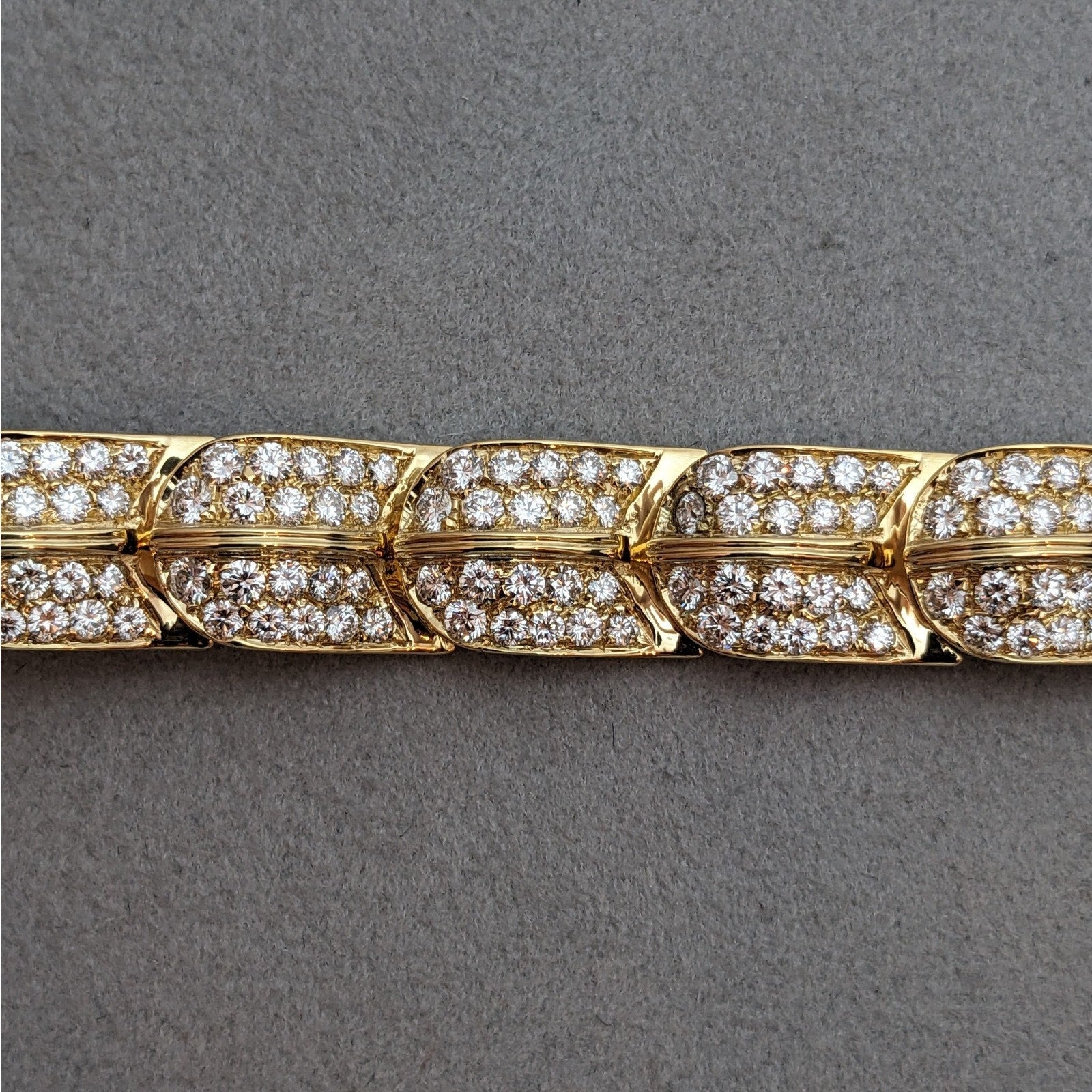 Natural Pave Diamond Leaf Link Bracelet with 12.30cttw in 18k Yellow Gold