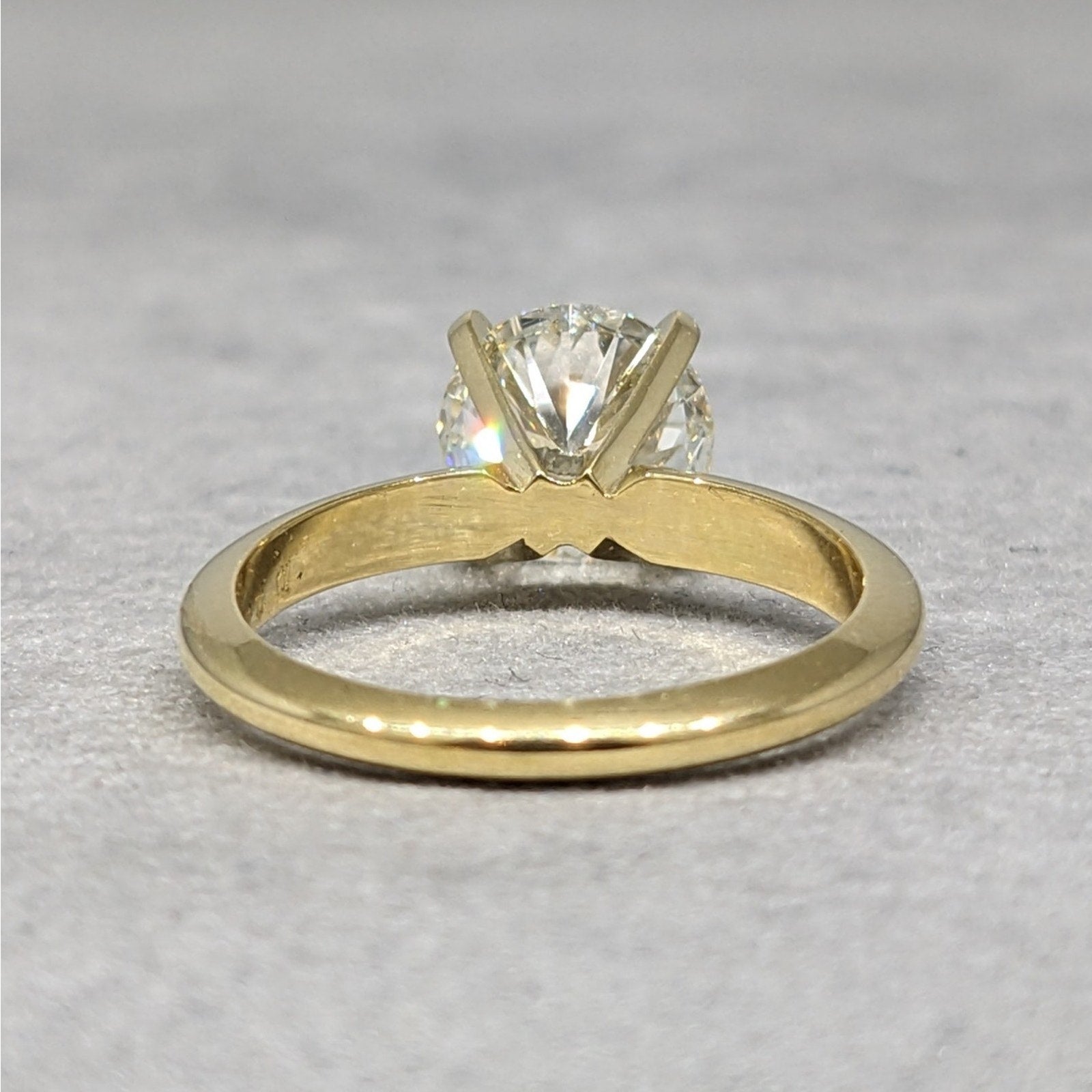 Natural Round Diamond Solitaire 2.12 ct GIA J-VS2 in 18k Yellow Gold