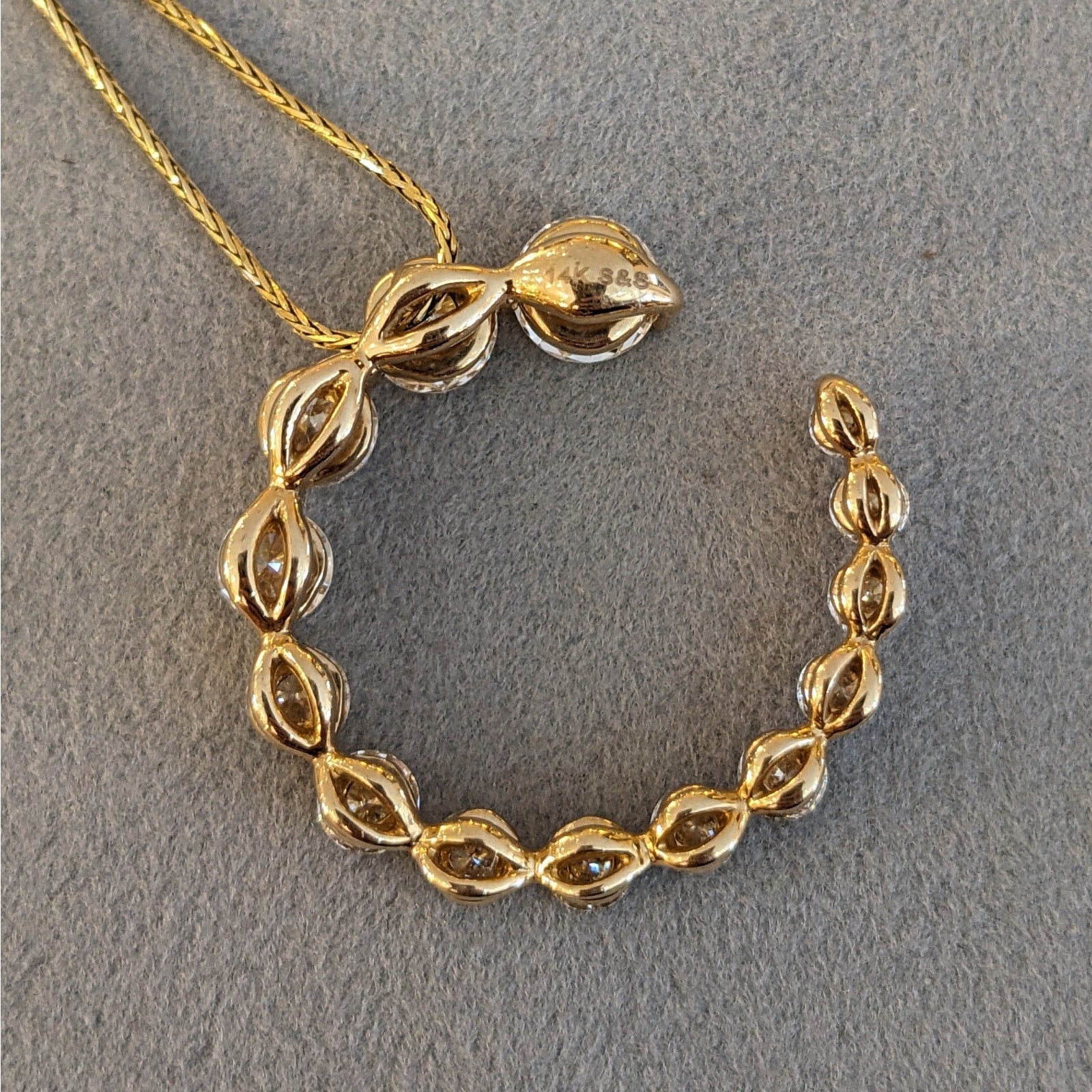 Diamond Graduating Swirl Pendant Necklace ~3.5cttw in 14k Yellow Gold