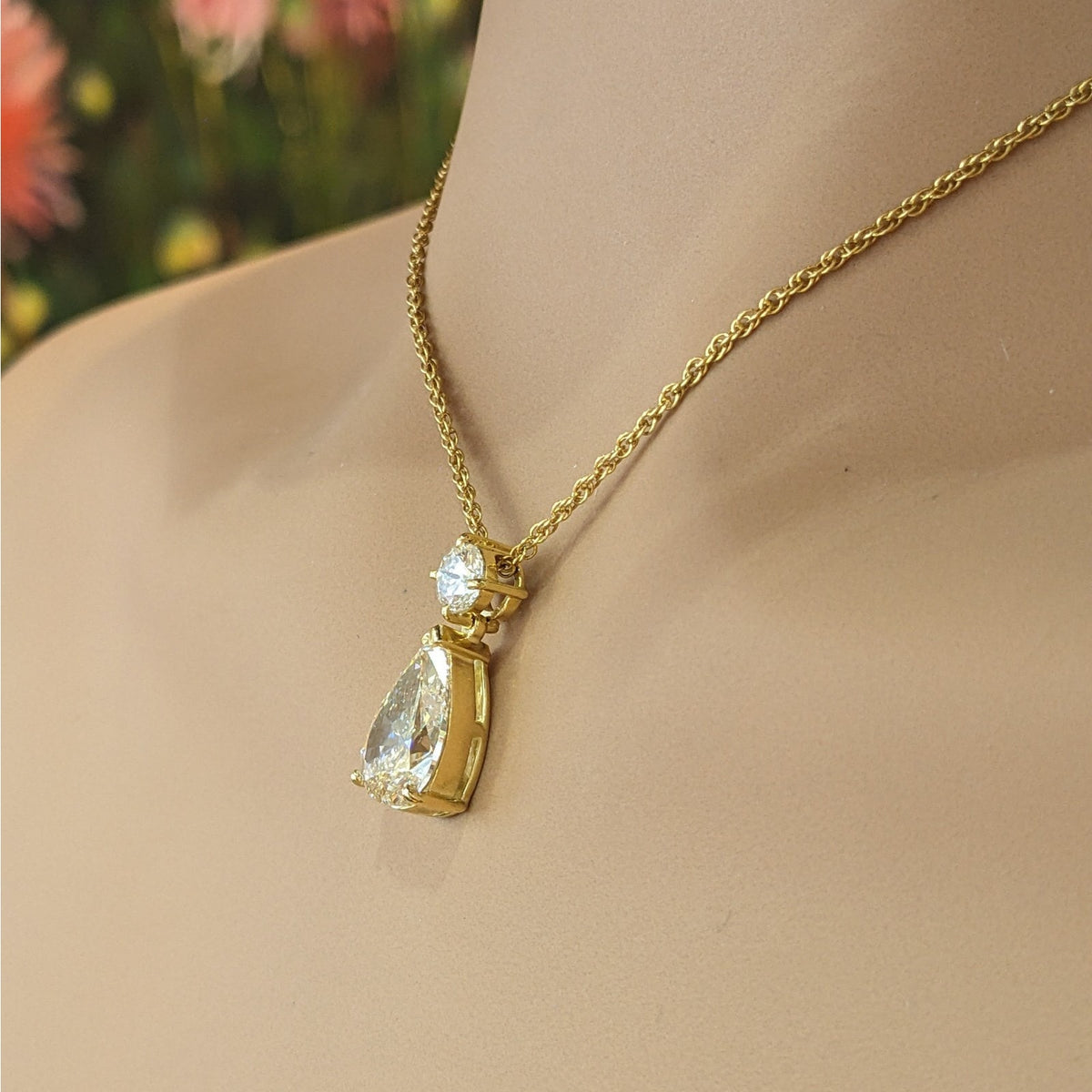 GIA 3.11 ct Pear Diamond Pendant Necklace in 18k Yellow Gold