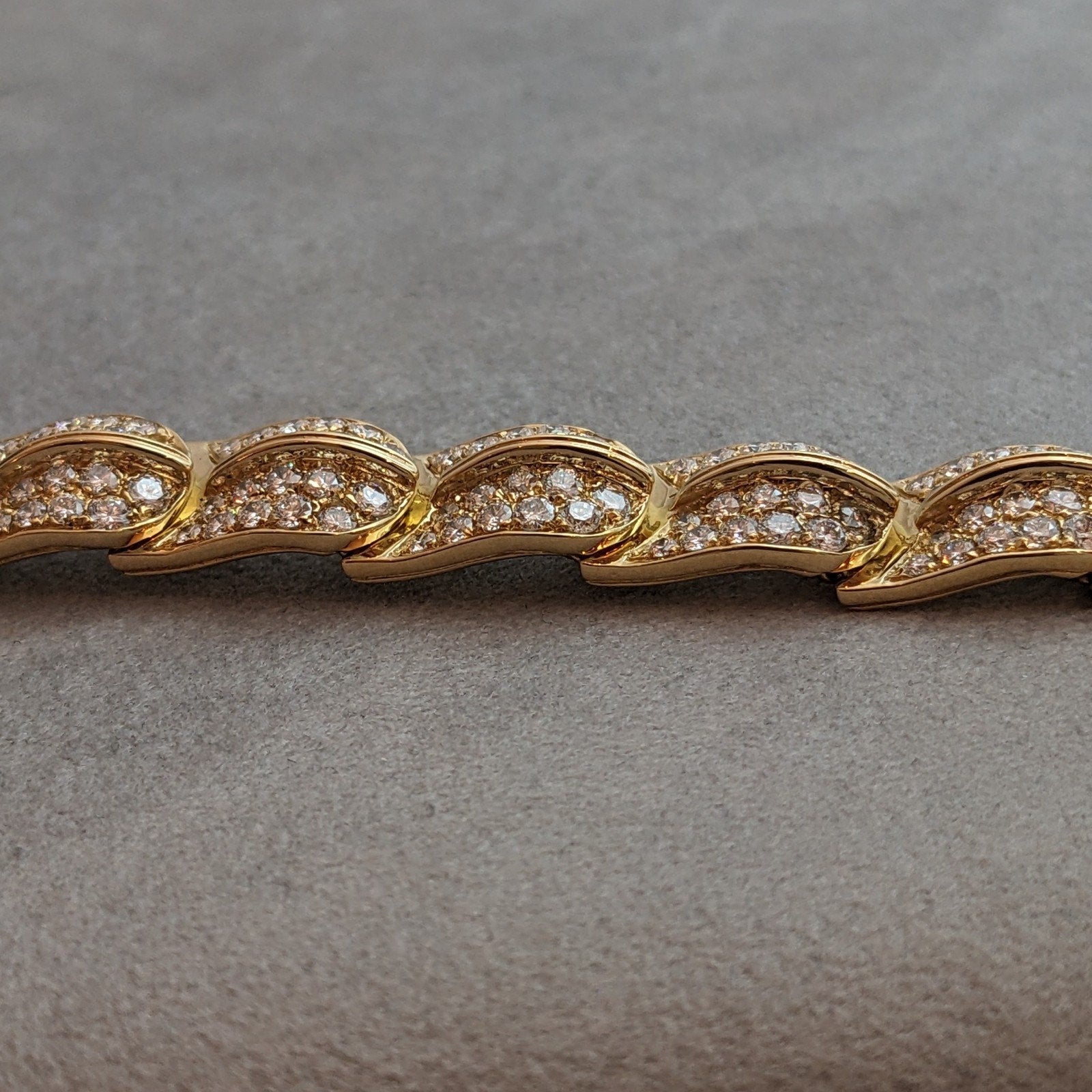 Natural Pave Diamond Leaf Link Bracelet with 12.30cttw in 18k Yellow Gold