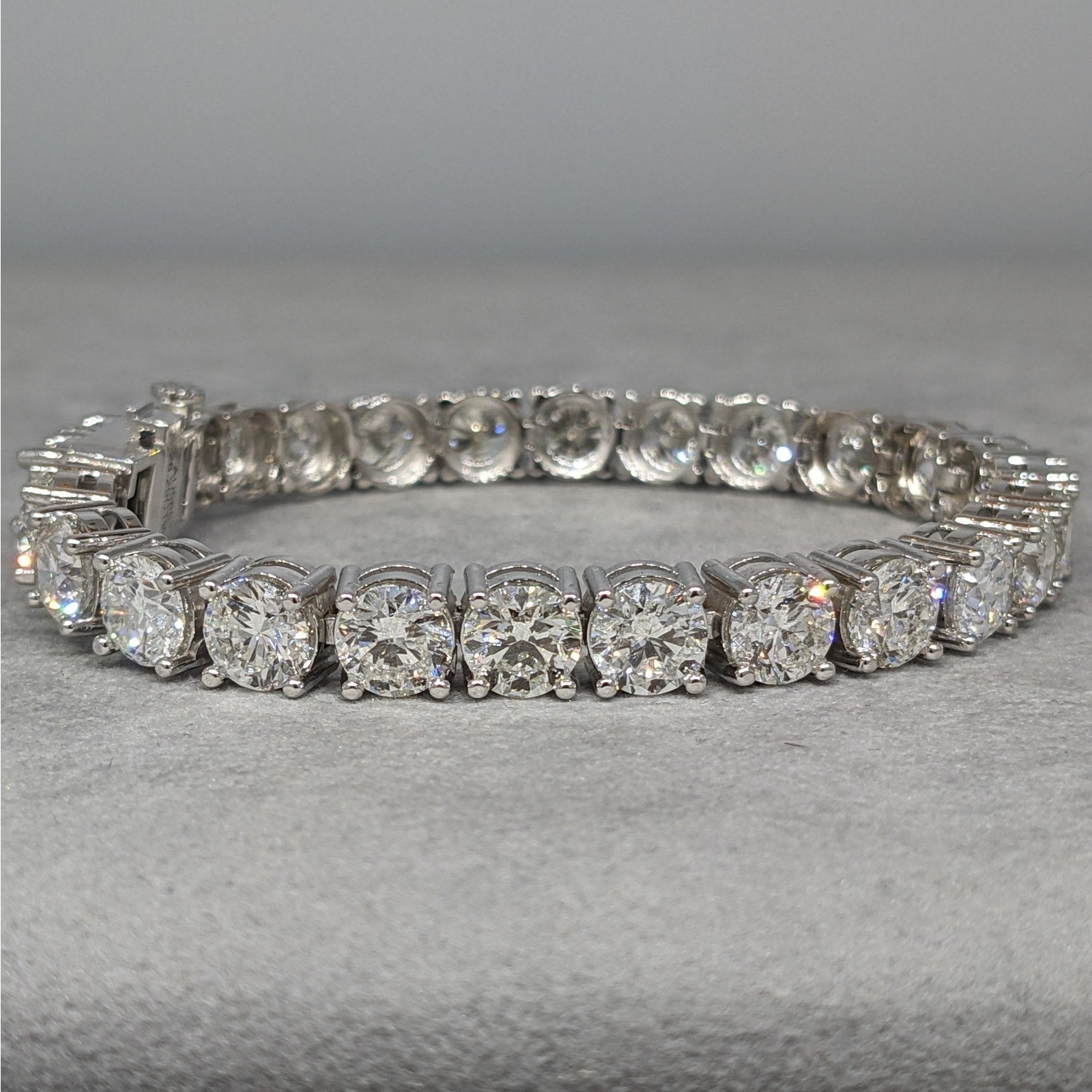 26.29 cts Diamond Tennis Bracelet Rounds in 14k White Gold 7 inches
