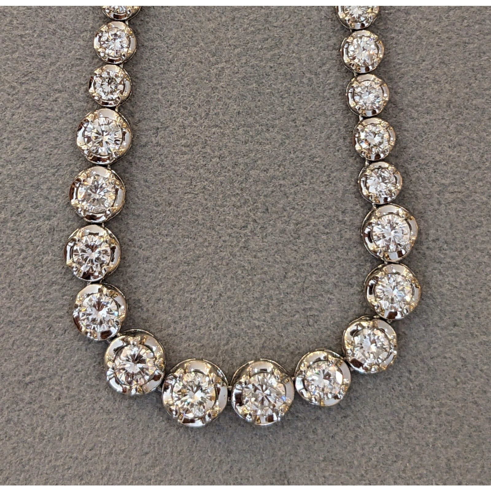 10.01 cttw Natural Diamond Graduated Tennis Necklace in Platinum