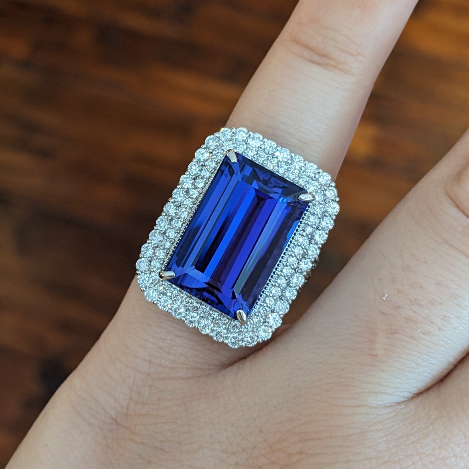 Rectangular Tanzanite 21.19 ct and Diamond Ring in Platinum