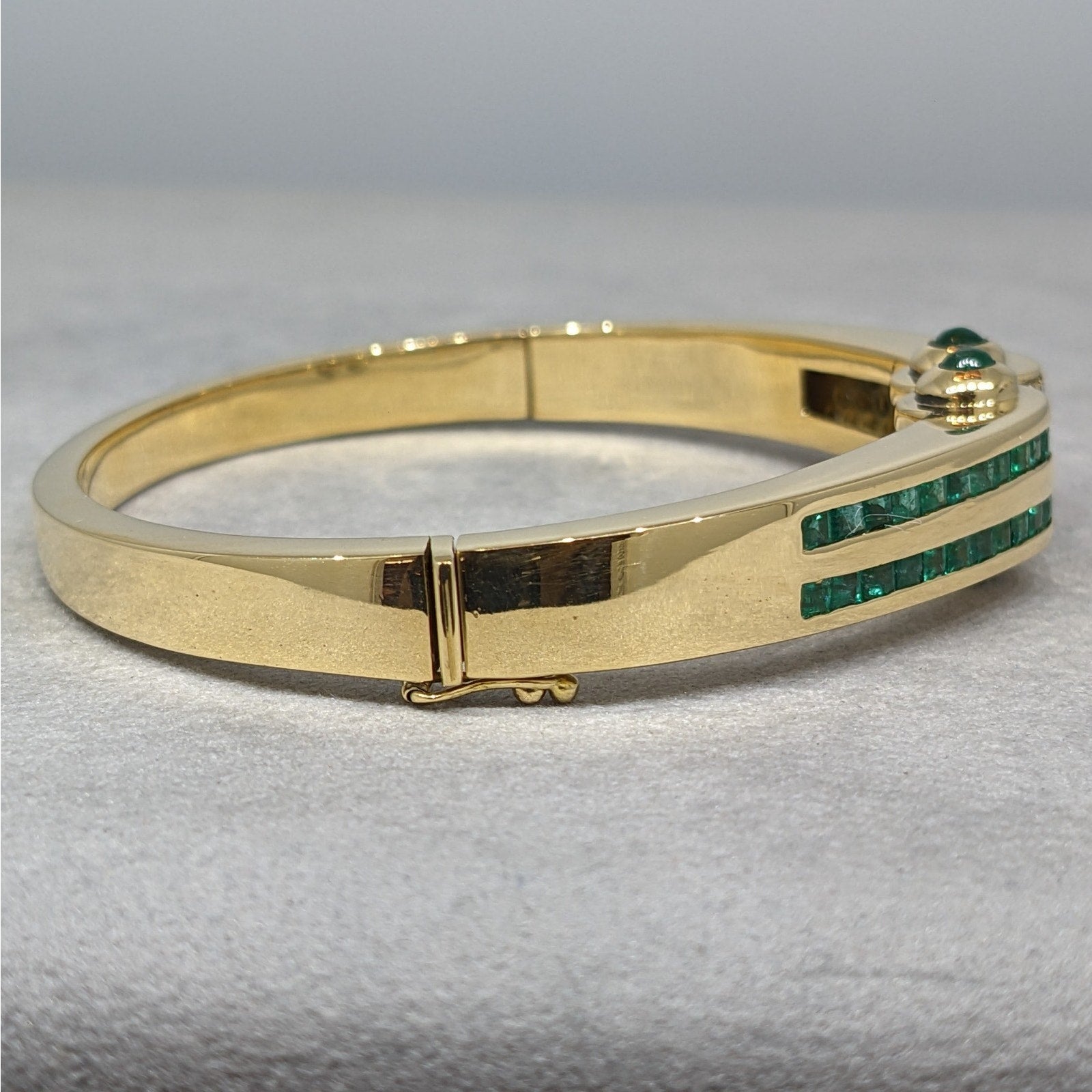Emerald and Diamond Hinged Bangle Bracelet in 18k Yellow Gold