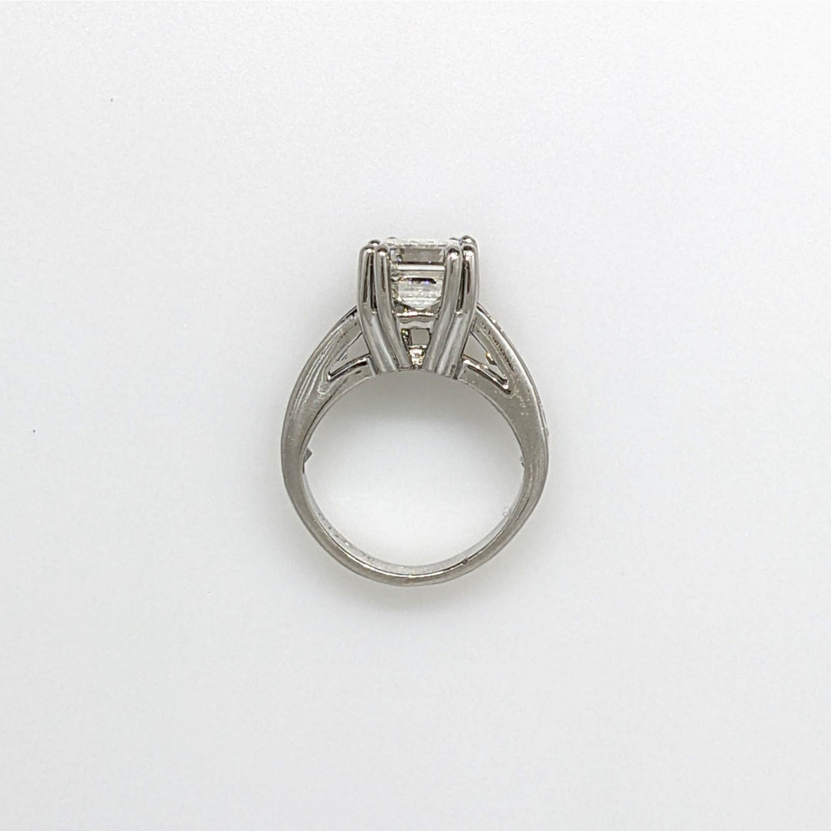 GIA 2.70 ct Asscher Cut Natural Diamond Ring in Platinum
