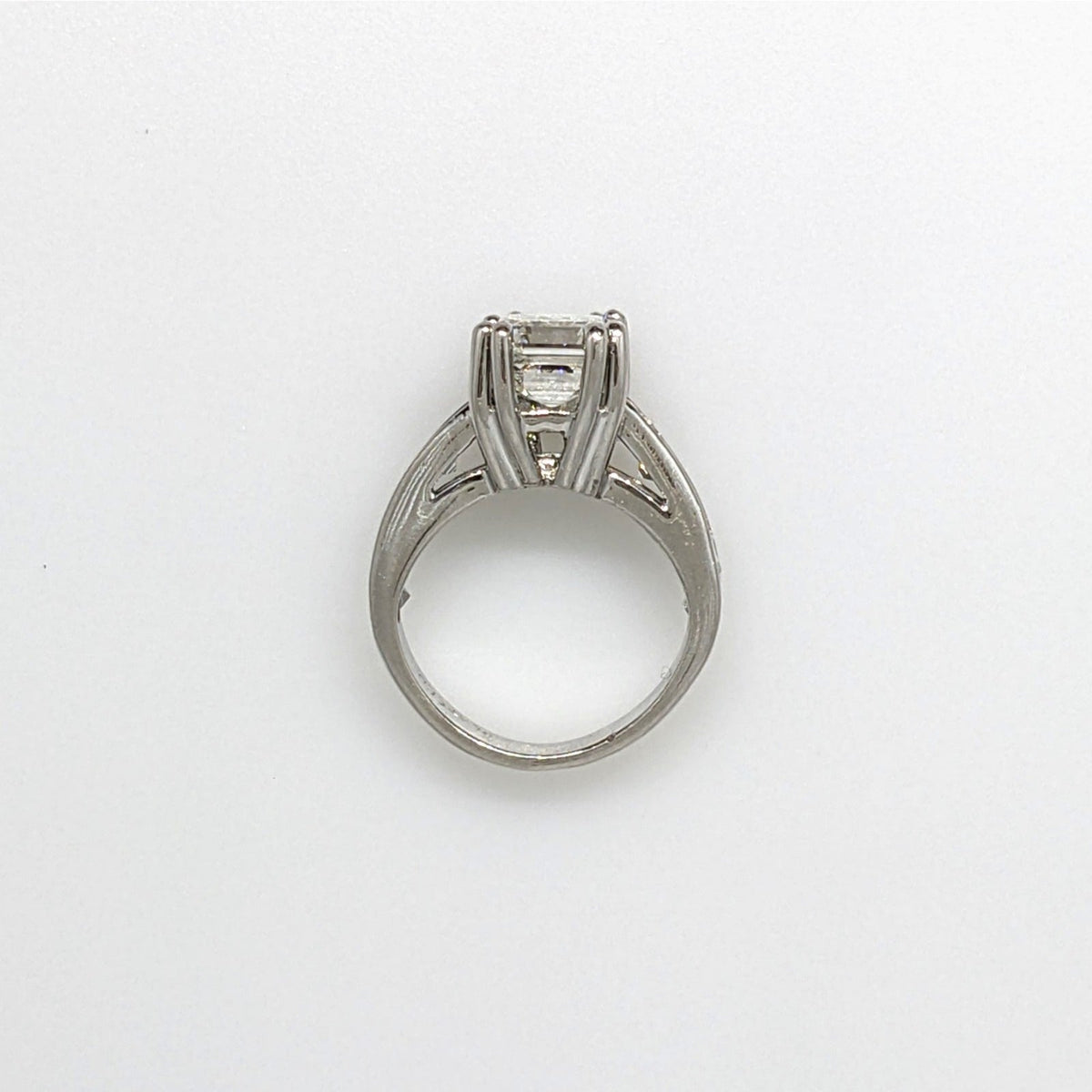 GIA 2.70 ct Asscher Cut Natural Diamond Ring in Platinum