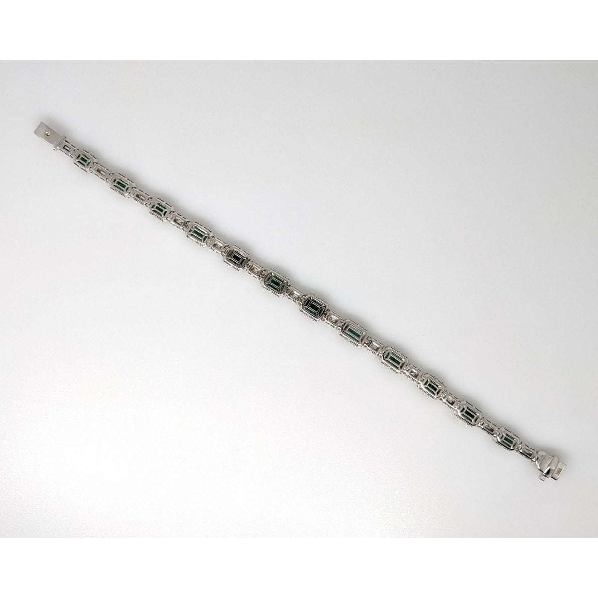 Natural Emerald and Diamond Link Bracelet in 18k White Gold