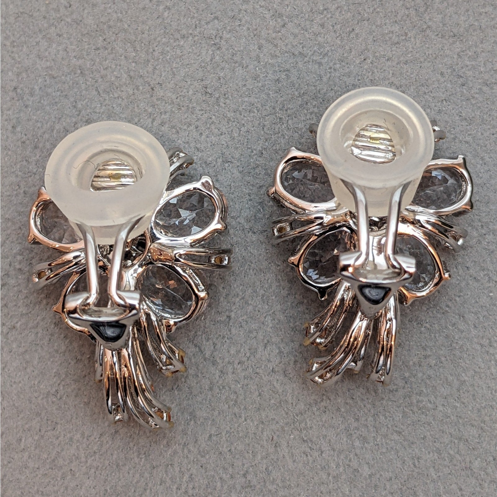 Flower Earrings with Sapphires and Gemstones in 18k White Gold