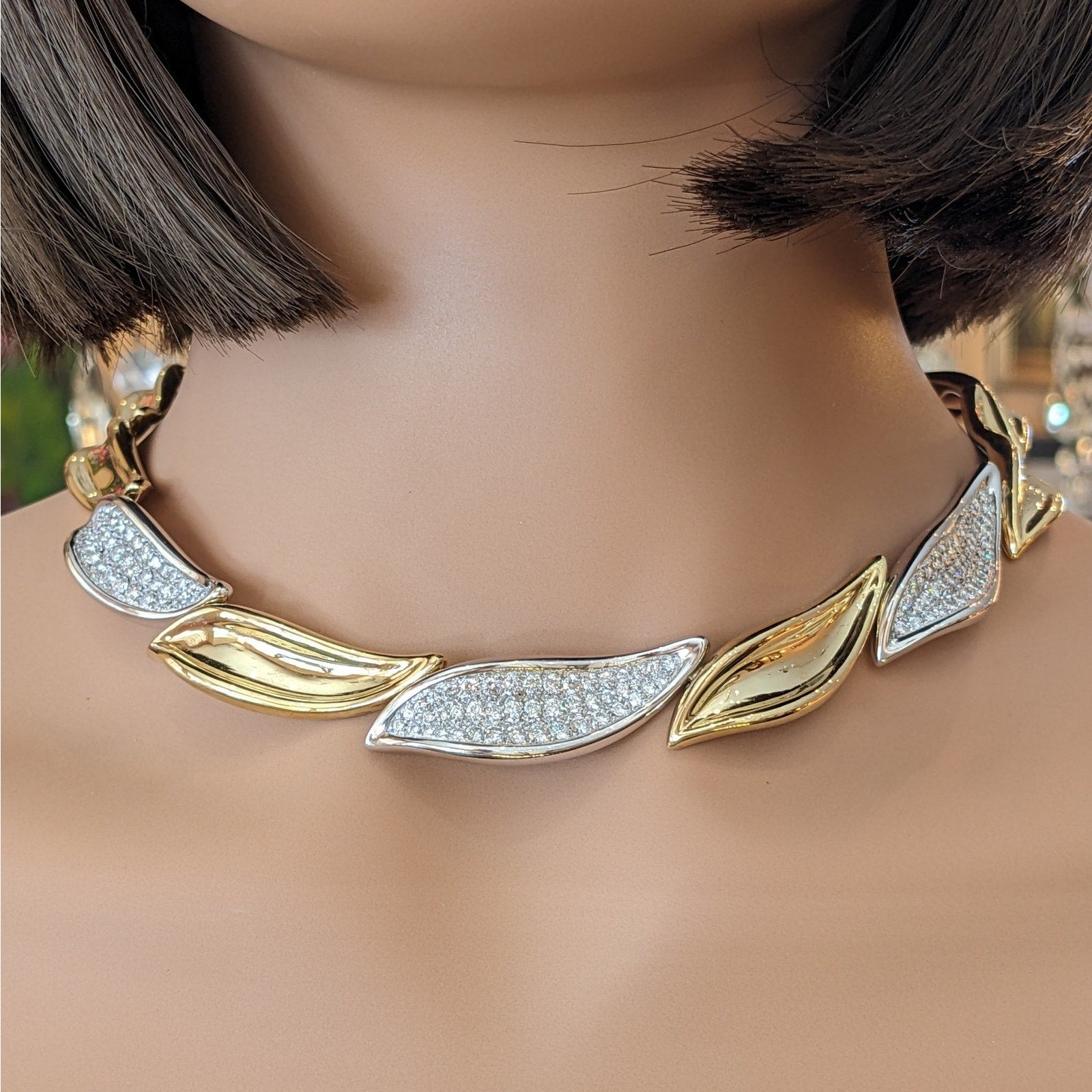 5 carats Pave Diamond Leaf Necklace in 18k Yellow Gold