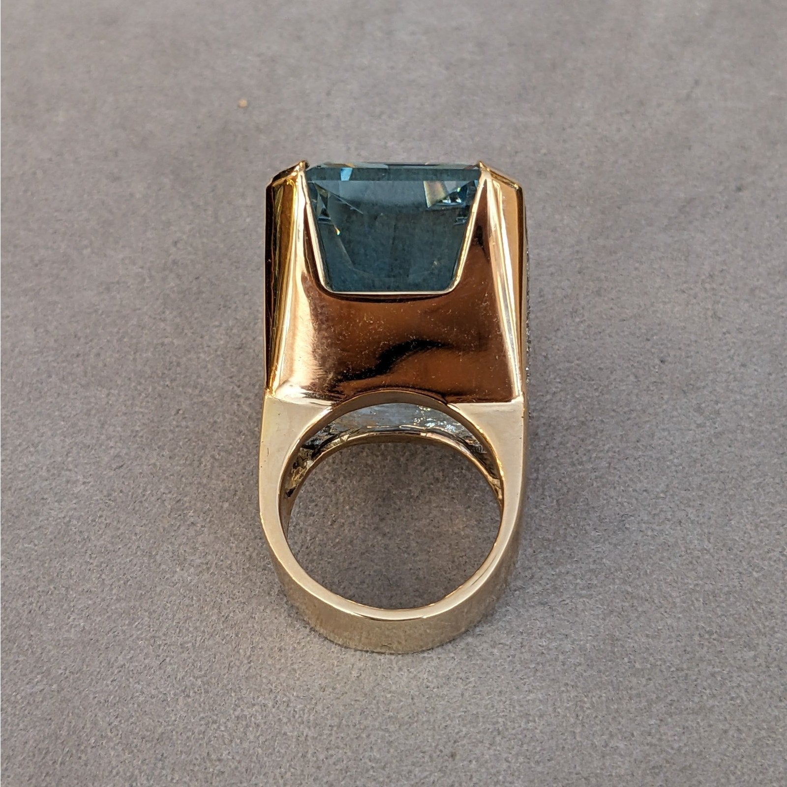 62 ct Aquamarine and Diamond Cocktail Ring in 14k Yellow Gold