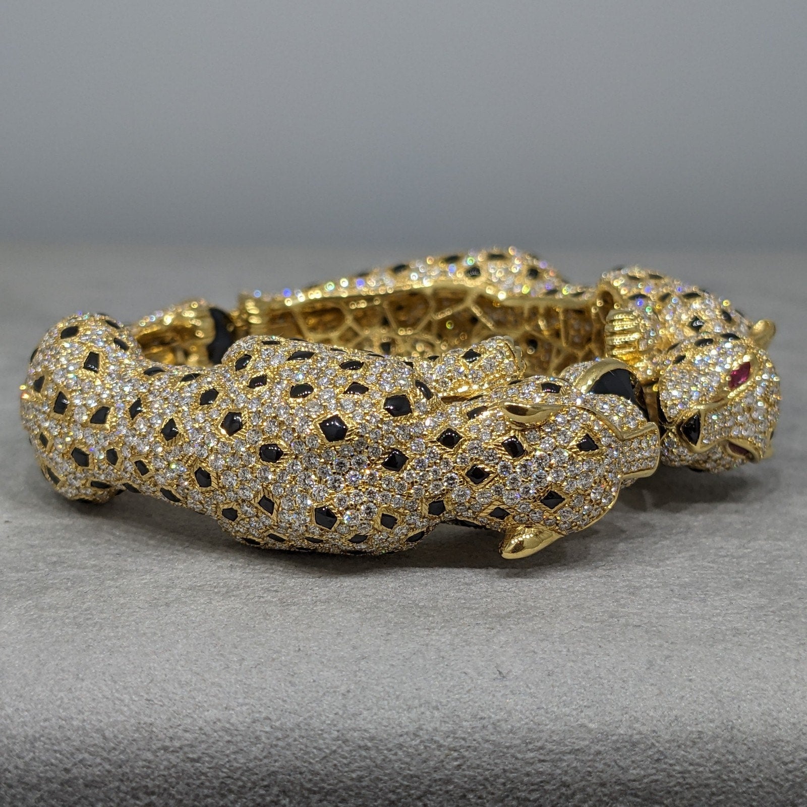 Double Panther Diamond Pave Bangle Bracelet in 18k Yellow Gold