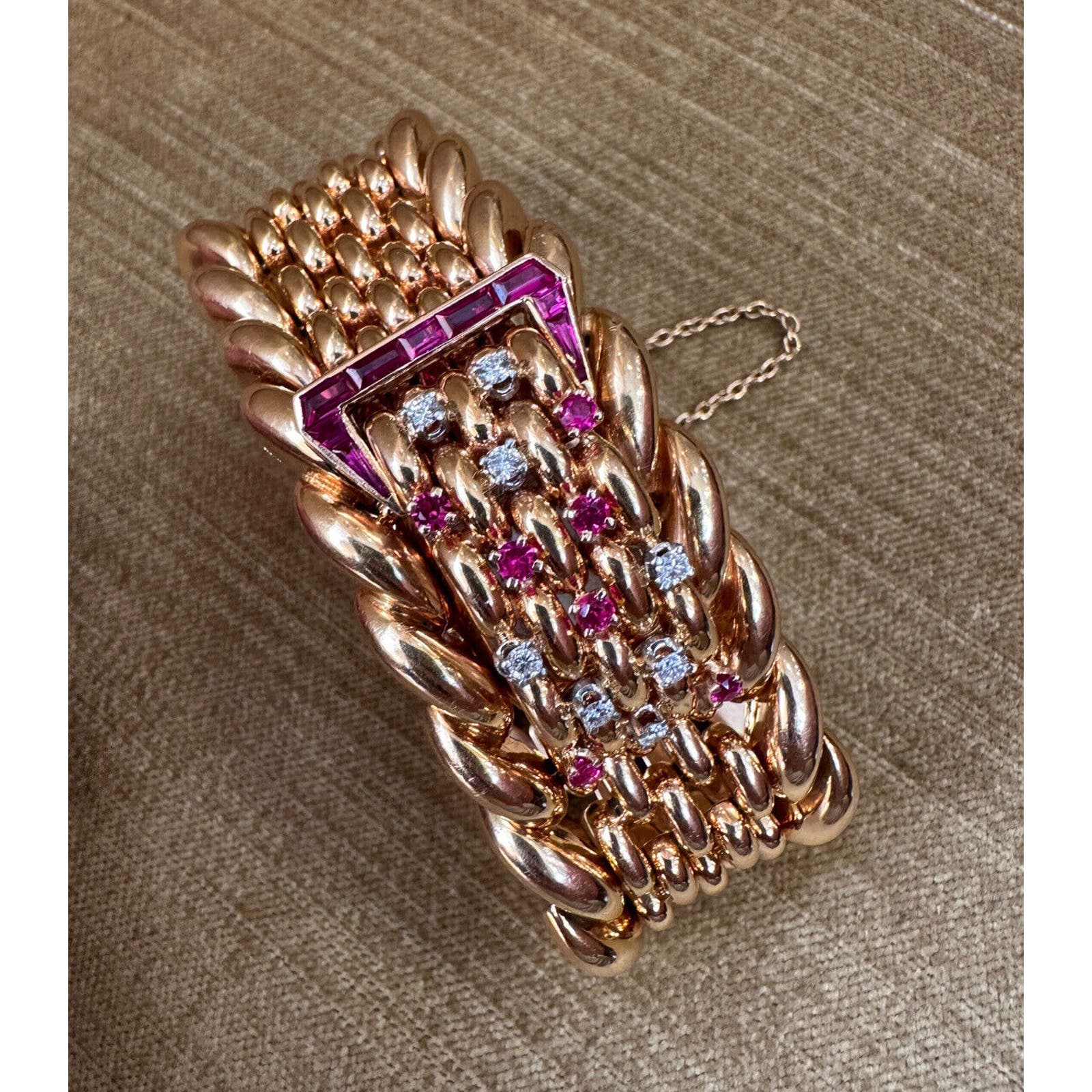 Wide Flip-top Retro Bracelet Watch- San Marco Link in 18k Yellow Gold - HM2526EI