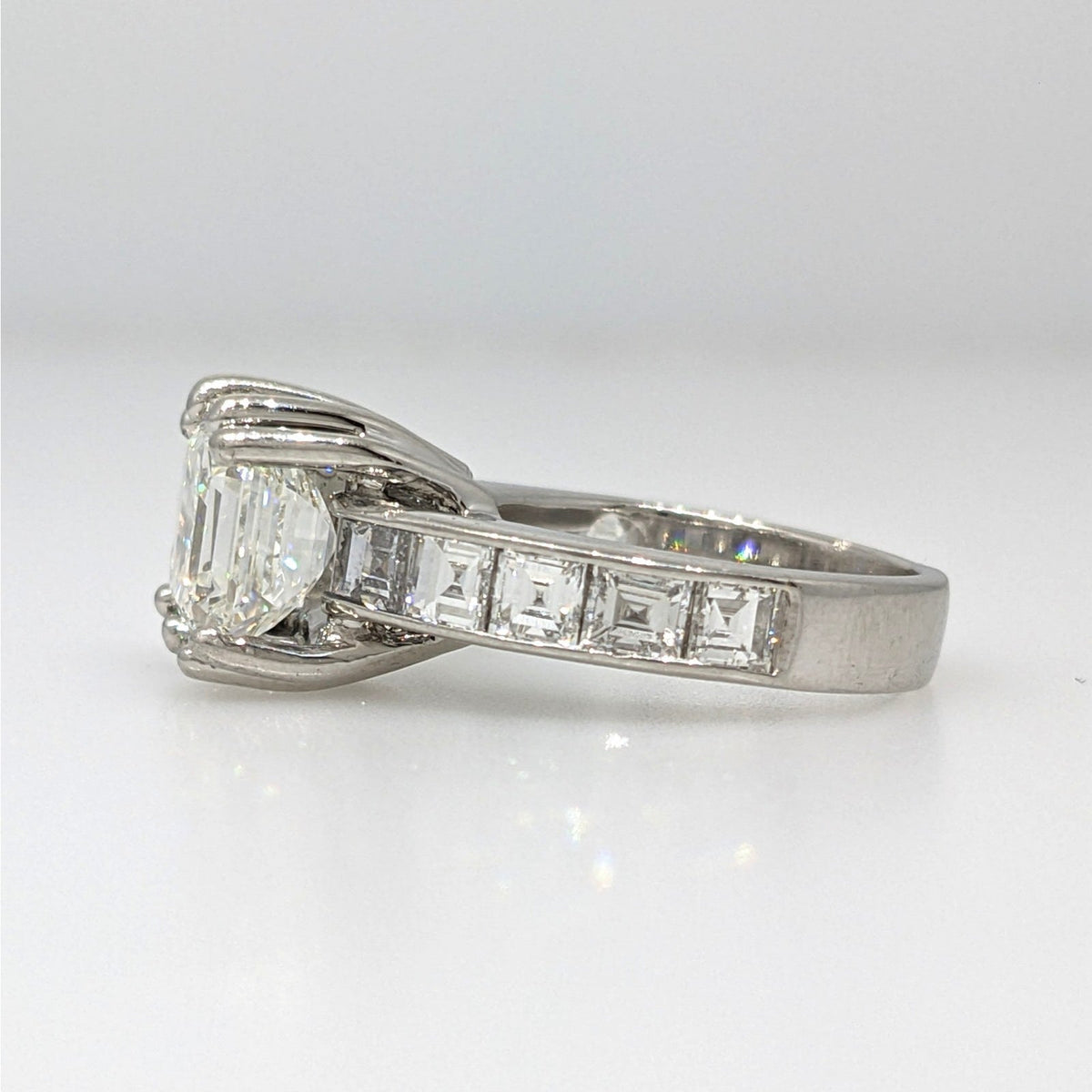 GIA 2.70 ct Asscher Cut Natural Diamond Ring in Platinum
