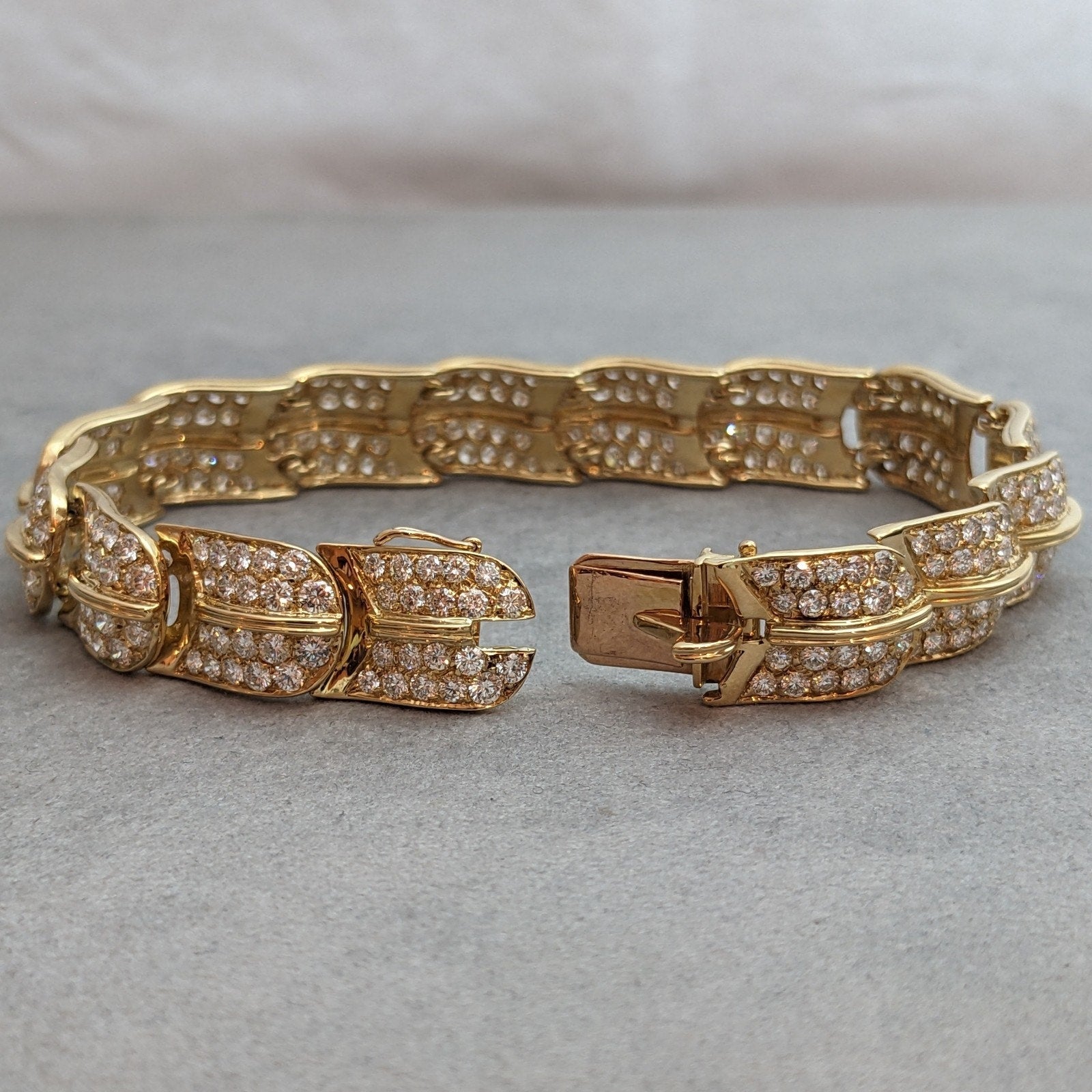Natural Pave Diamond Leaf Link Bracelet with 12.30cttw in 18k Yellow Gold