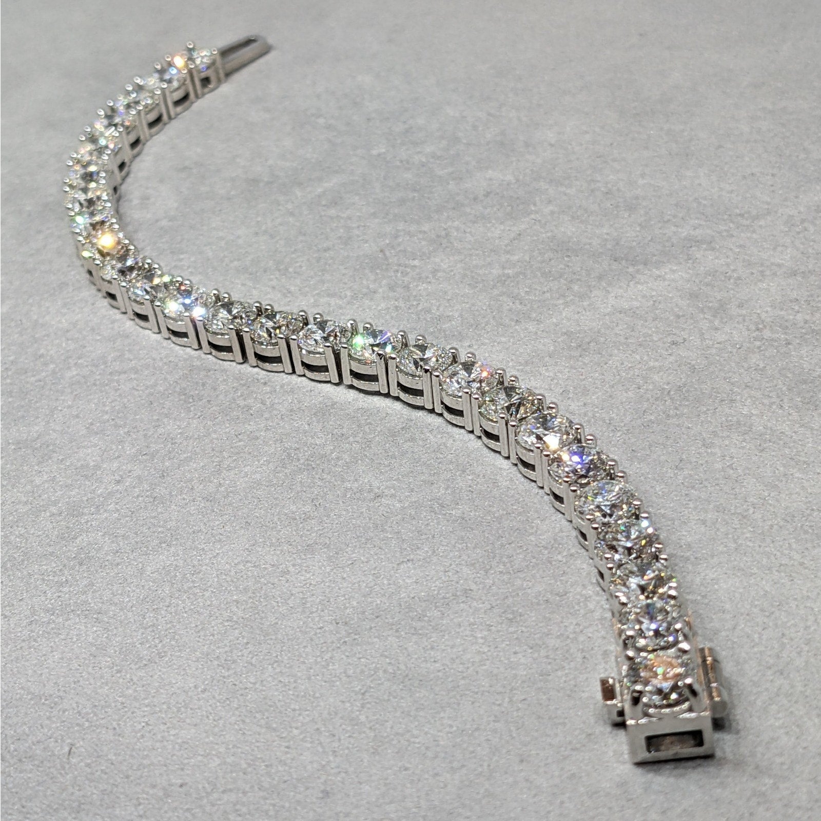 26.29 cts Diamond Tennis Bracelet Rounds in 14k White Gold 7 inches