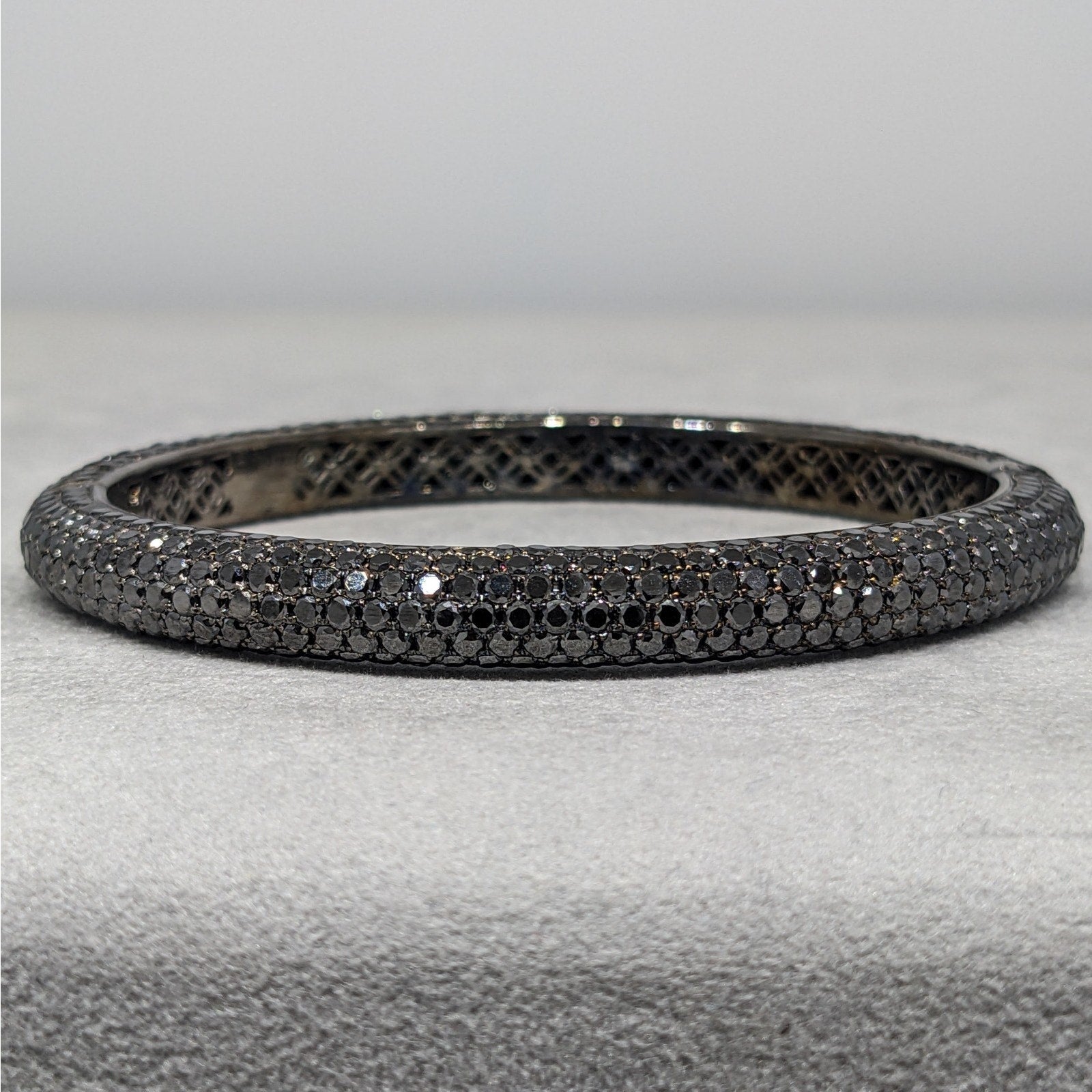 Natural Black Diamond Pave Bangle Bracelet 17.70 cttw in 18k Gold