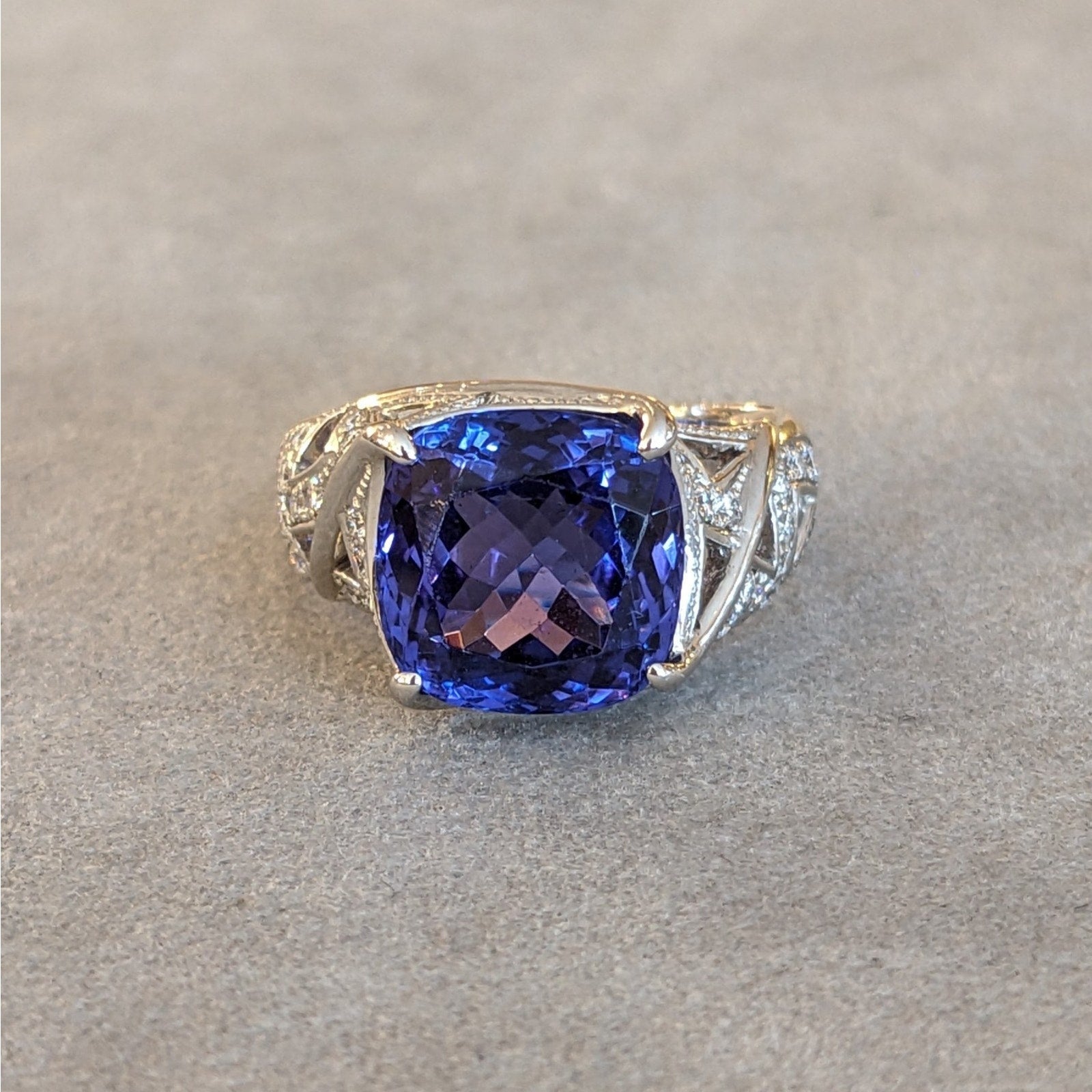 Cushion Tanzanite 6.01 ct and Diamond Ring in Platinum