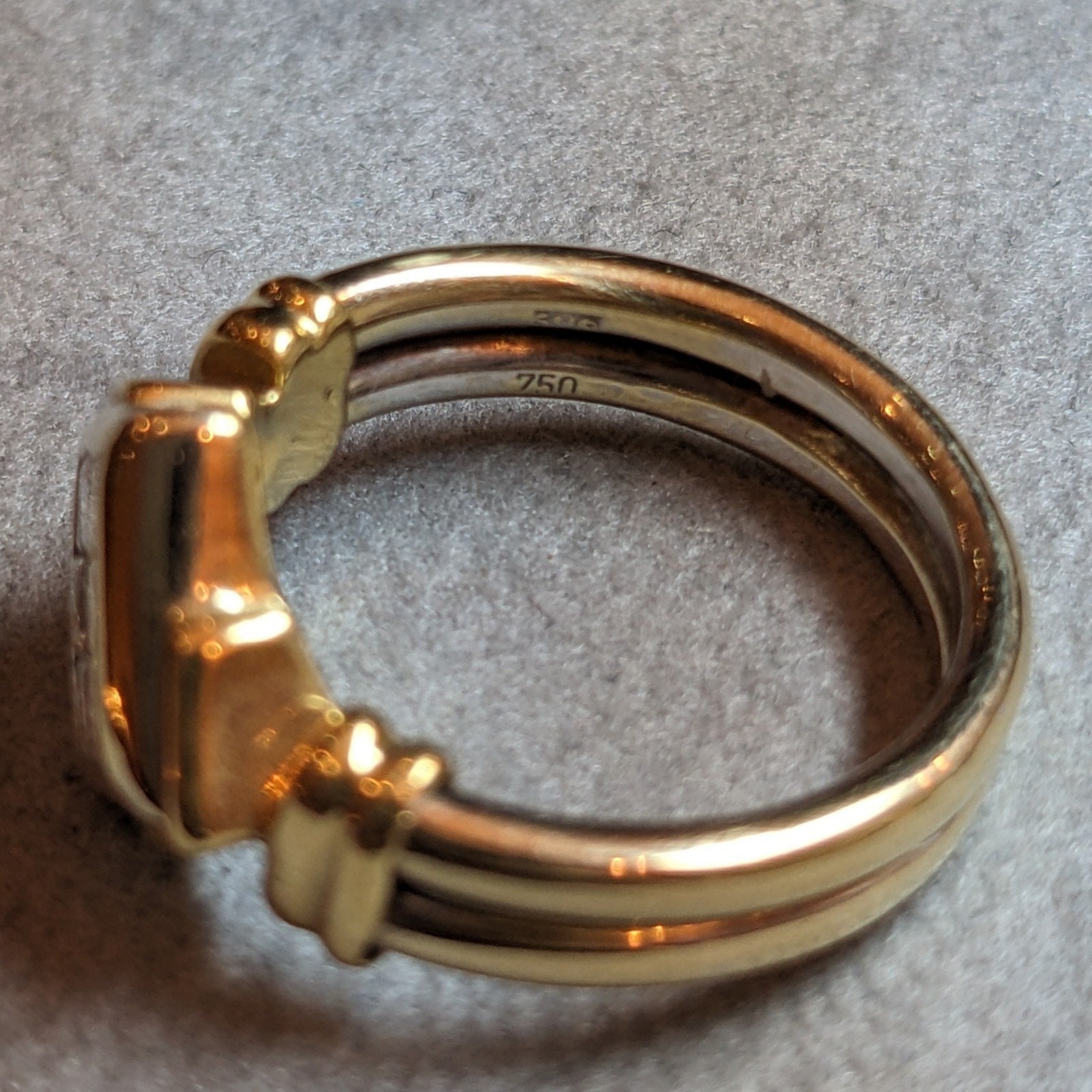 Illusion Set Princess Cut Diamond Ring in 18k Yellow Gold