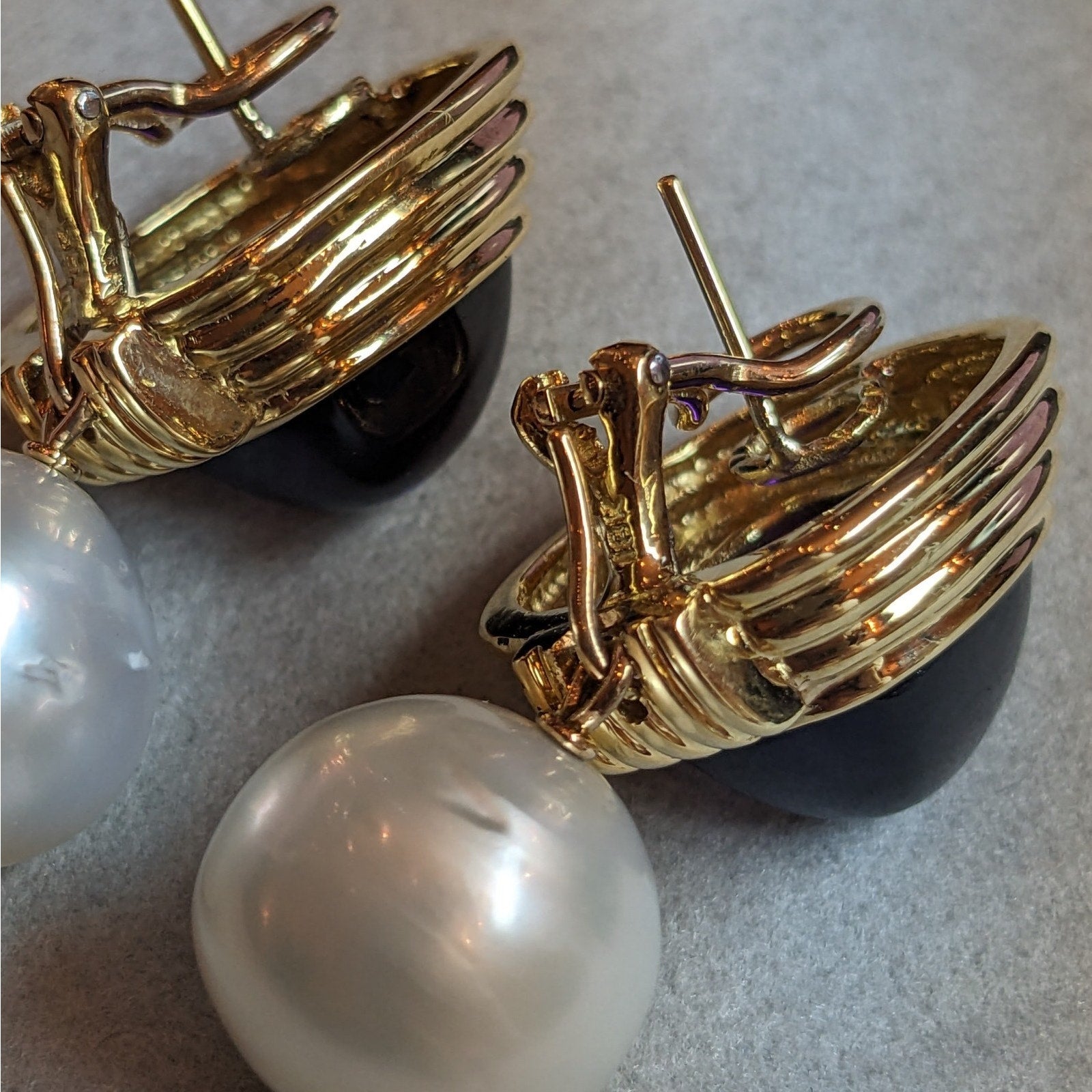 Amethyst and Pearl Dangle Drop Earrings in 18k Yellow Gold