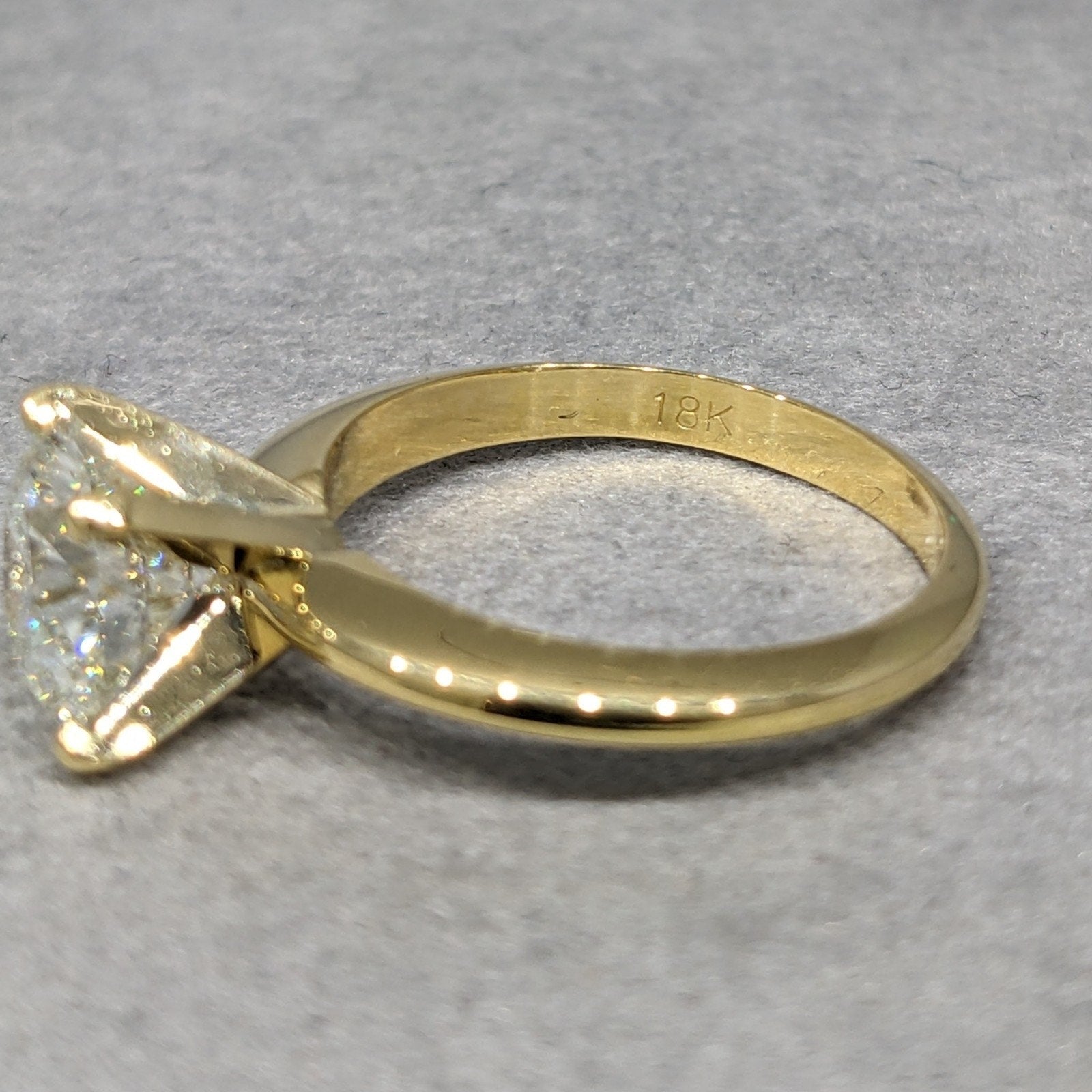 Natural Round Diamond Solitaire 2.12 ct GIA J-VS2 in 18k Yellow Gold