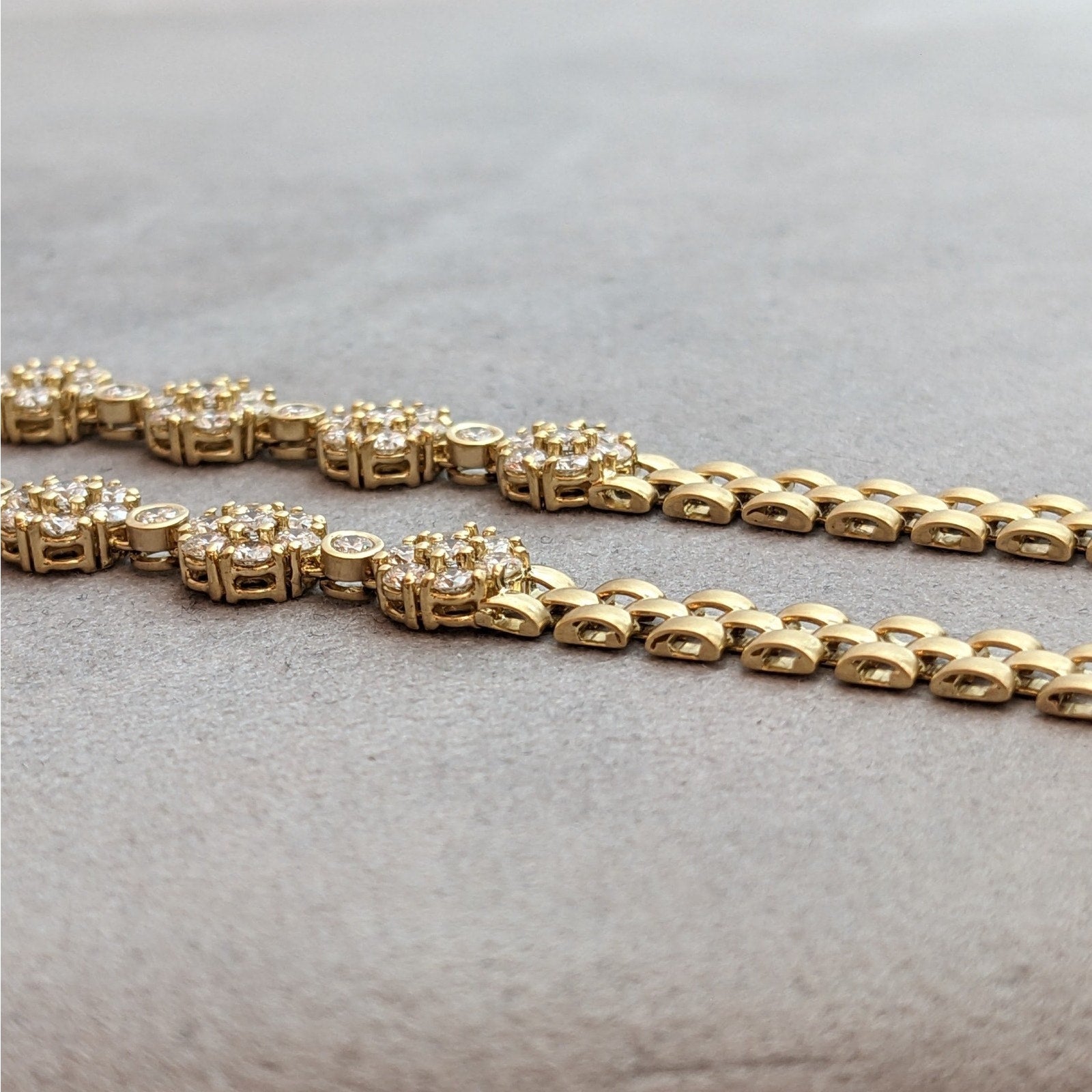 Natural Diamond Floret Necklace 10.68 ctw - Italian- 18k Yellow Gold