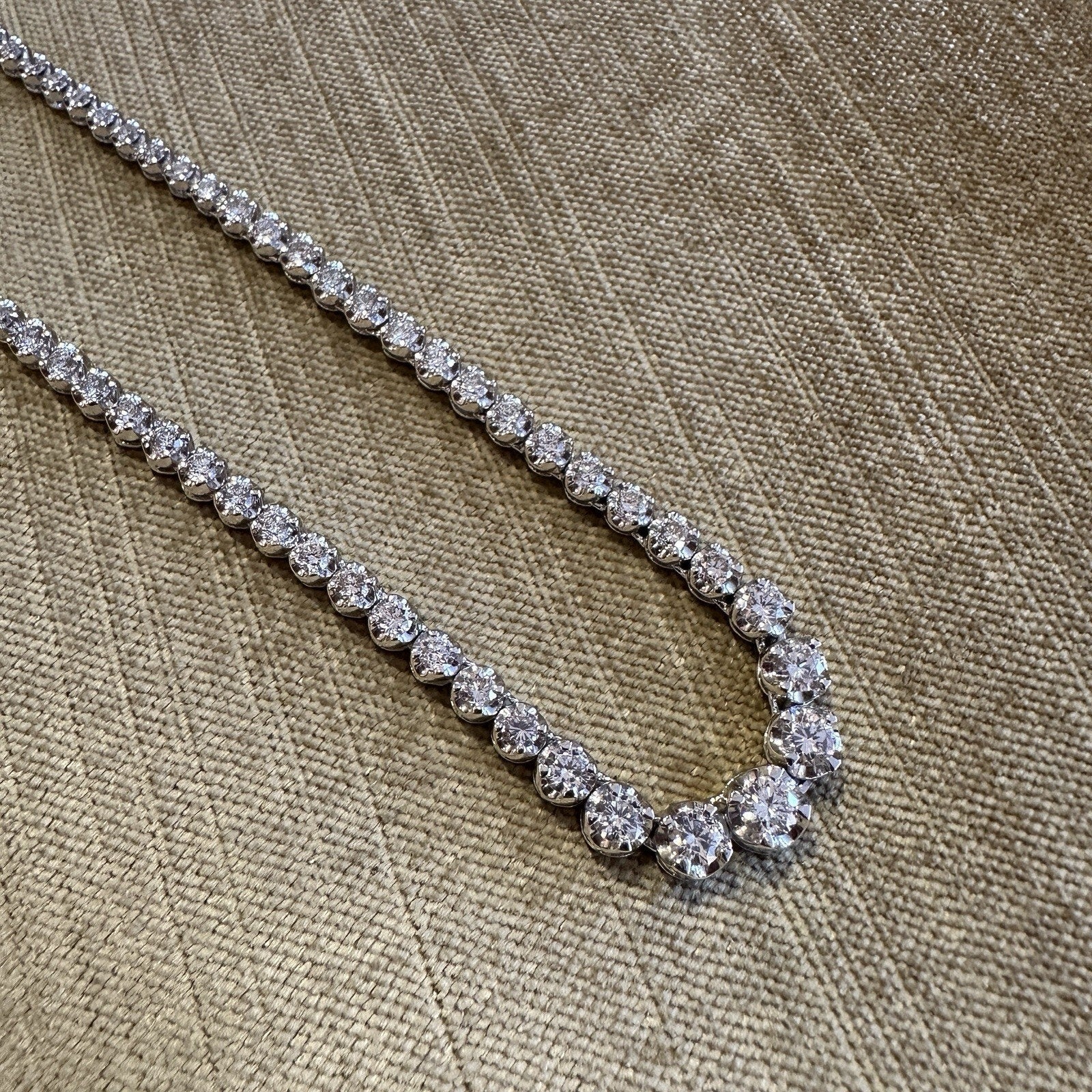 7.08 cttw Natural Diamond Graduated Tennis Necklace in Platinum