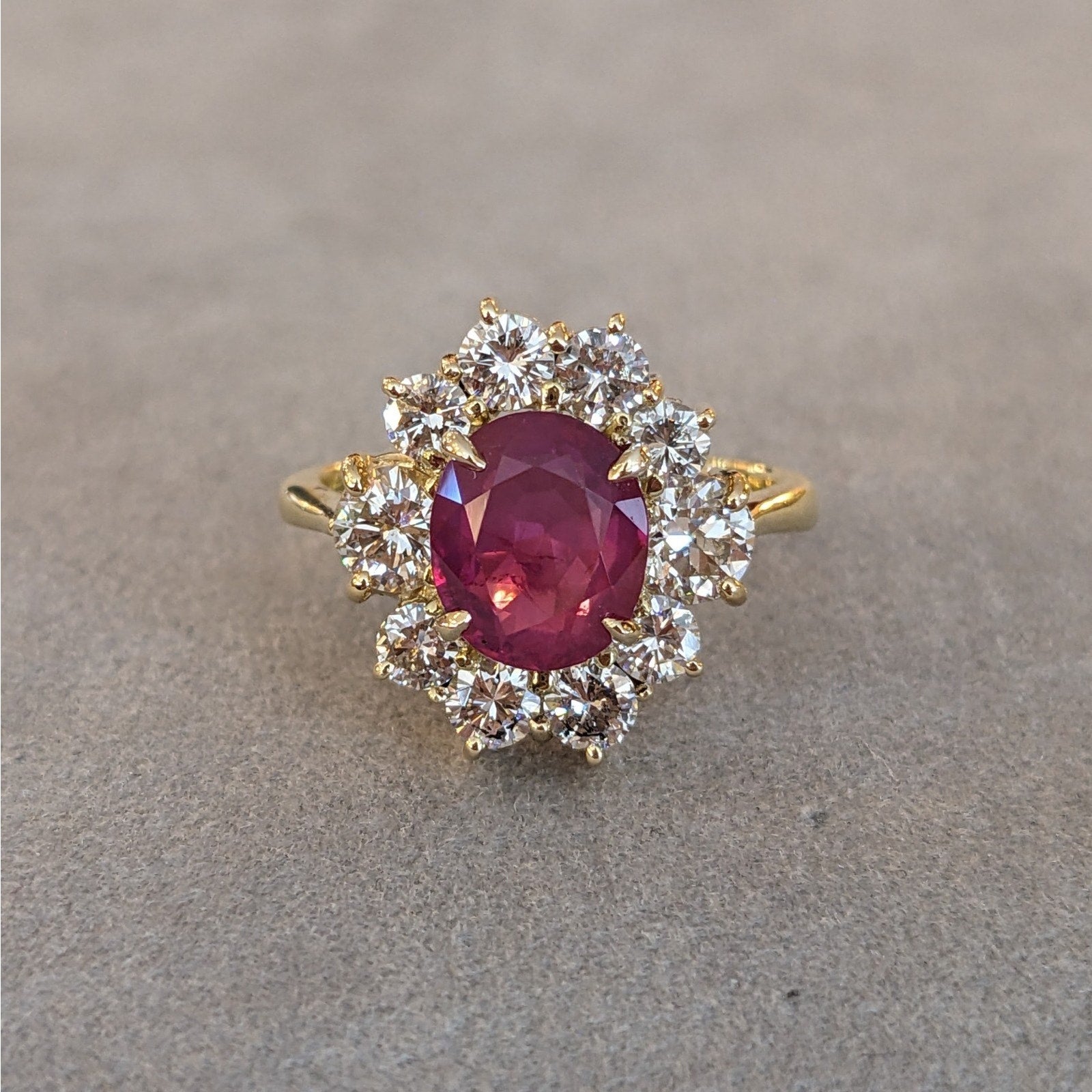 GIA No Heat Burma Ruby 3.00 ct in Diamond and 18k Yellow Gold Setting