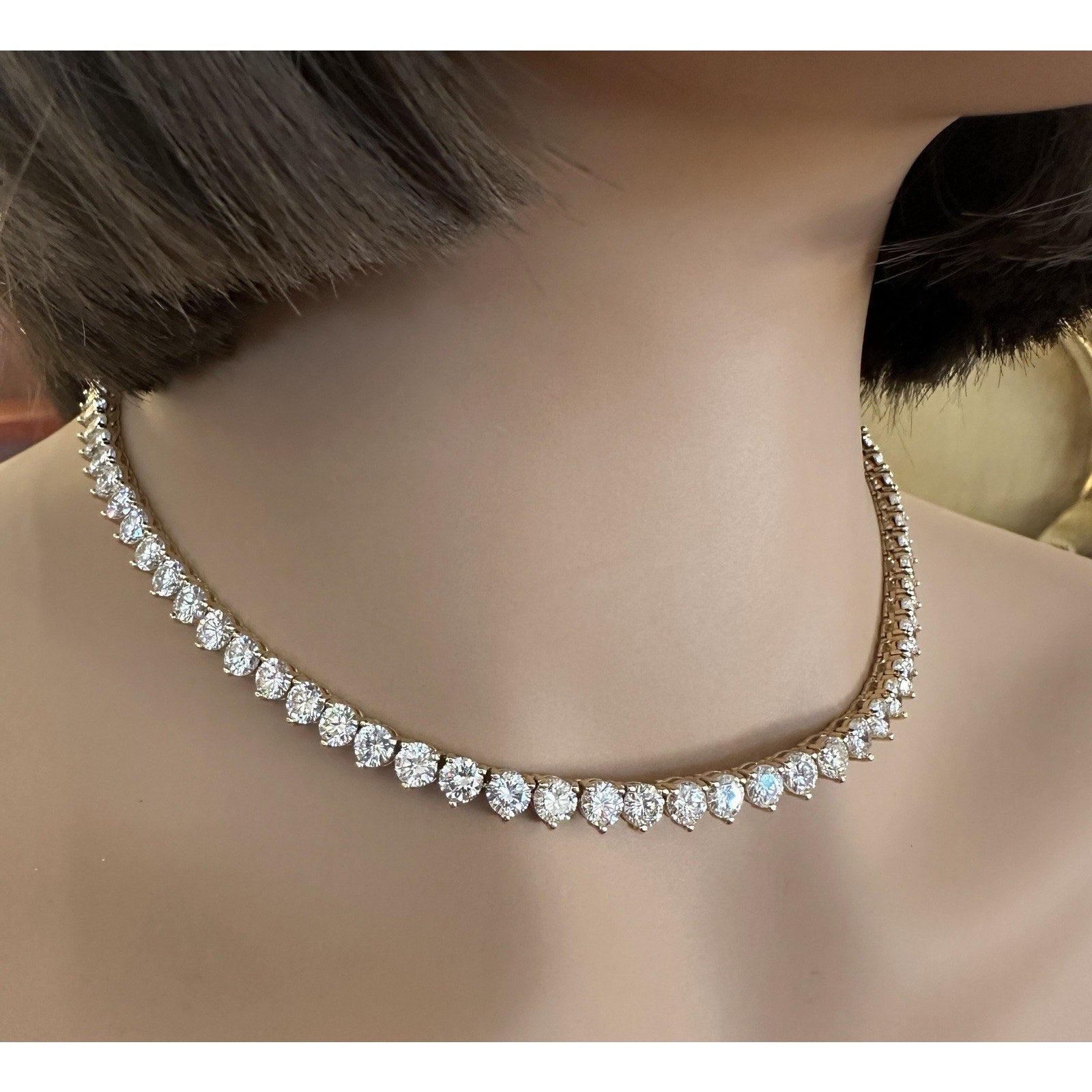28.80 carats Natural Diamond Tennis Necklace in 18k Yellow Gold 16.5 inch