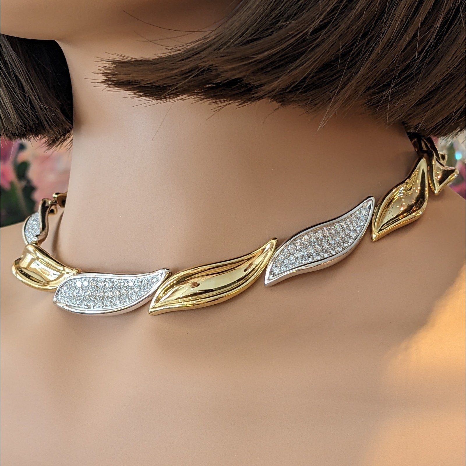 5 carats Pave Diamond Leaf Necklace in 18k Yellow Gold
