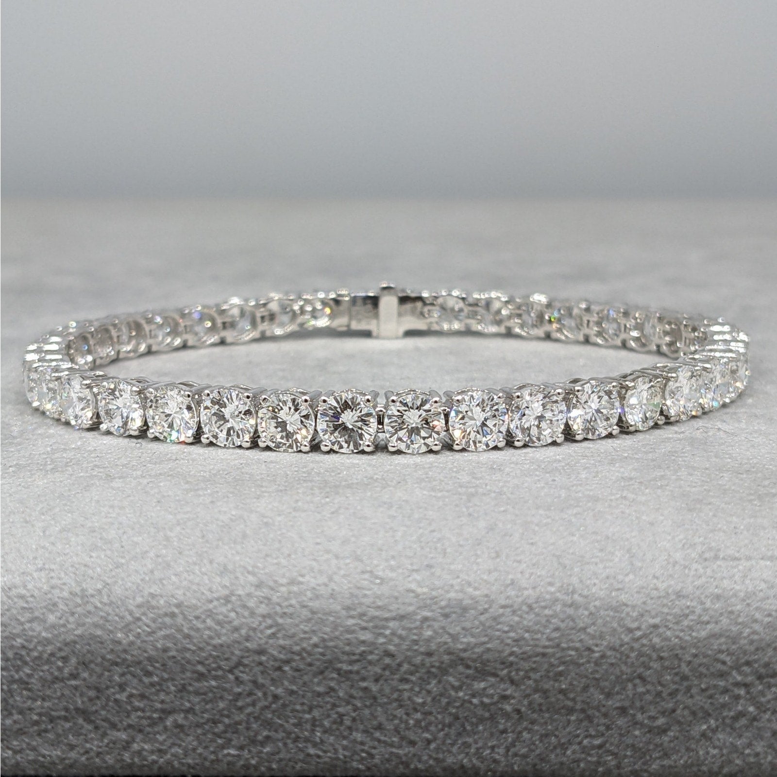 Natural Round Diamond Tennis Bracelet 13.00 ctw in 18k White Gold & Platinum