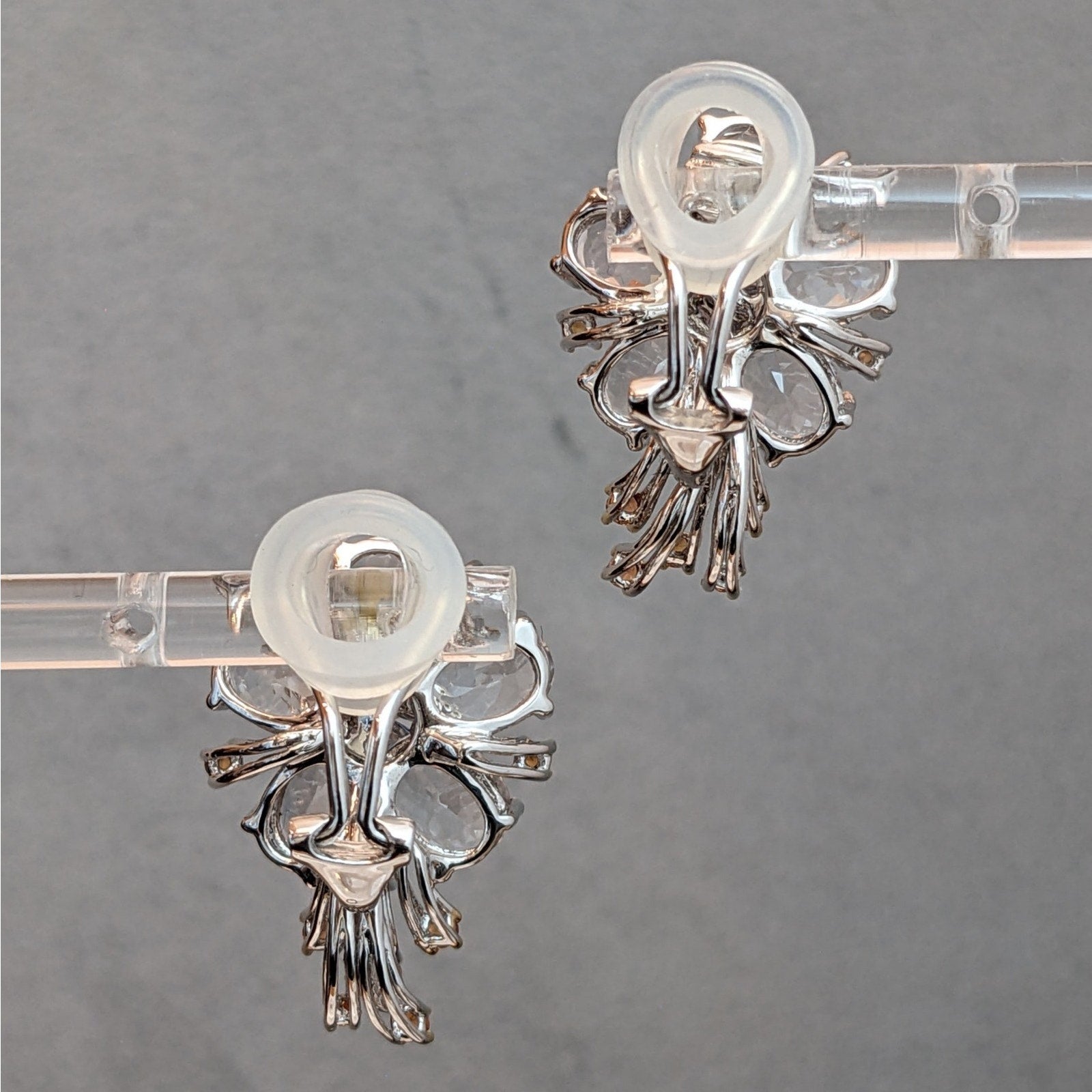 Flower Earrings with Sapphires and Gemstones in 18k White Gold
