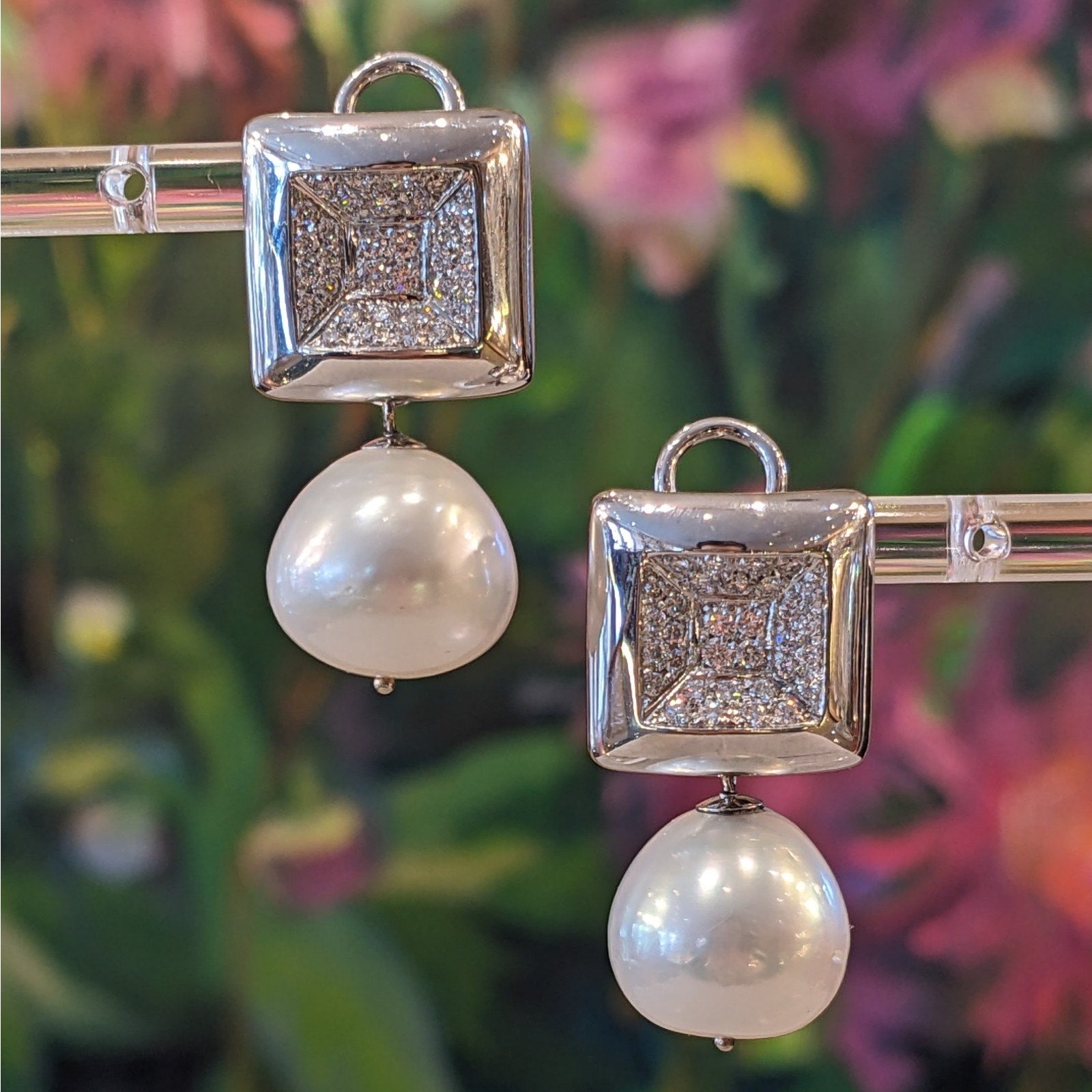 Square-shaped Diamond Earrings with Pearl Drops in 18k White Gold