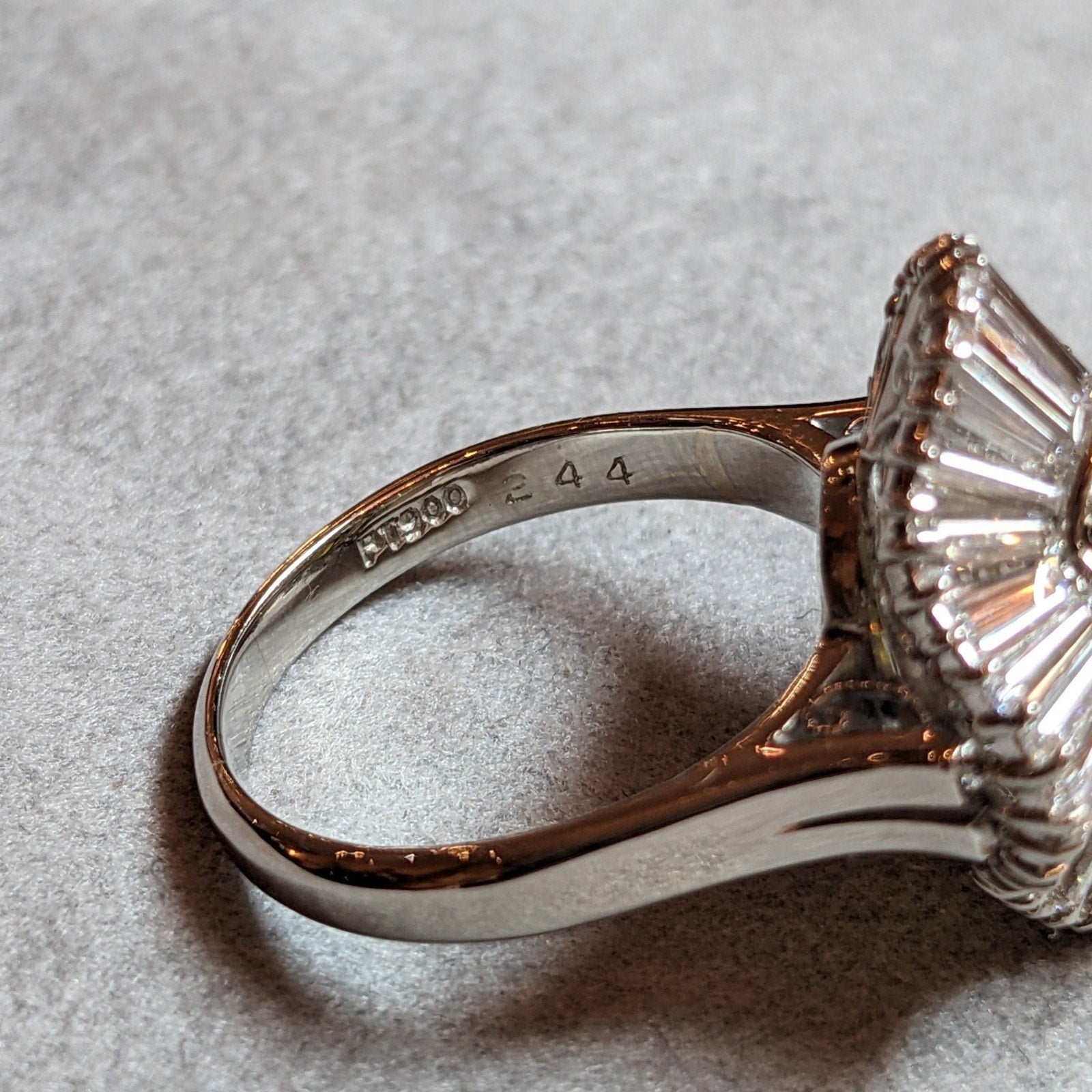3.92 ct Cats Eye Chrysoberyl and Diamond Ring in Platinum