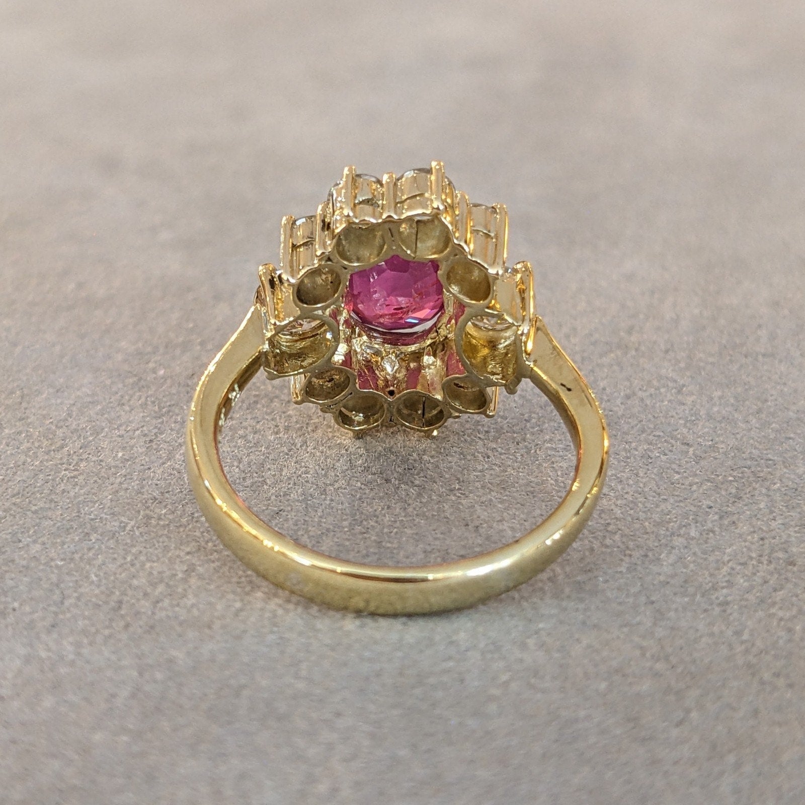 GIA No Heat Burma Ruby 3.00 ct in Diamond and 18k Yellow Gold Setting