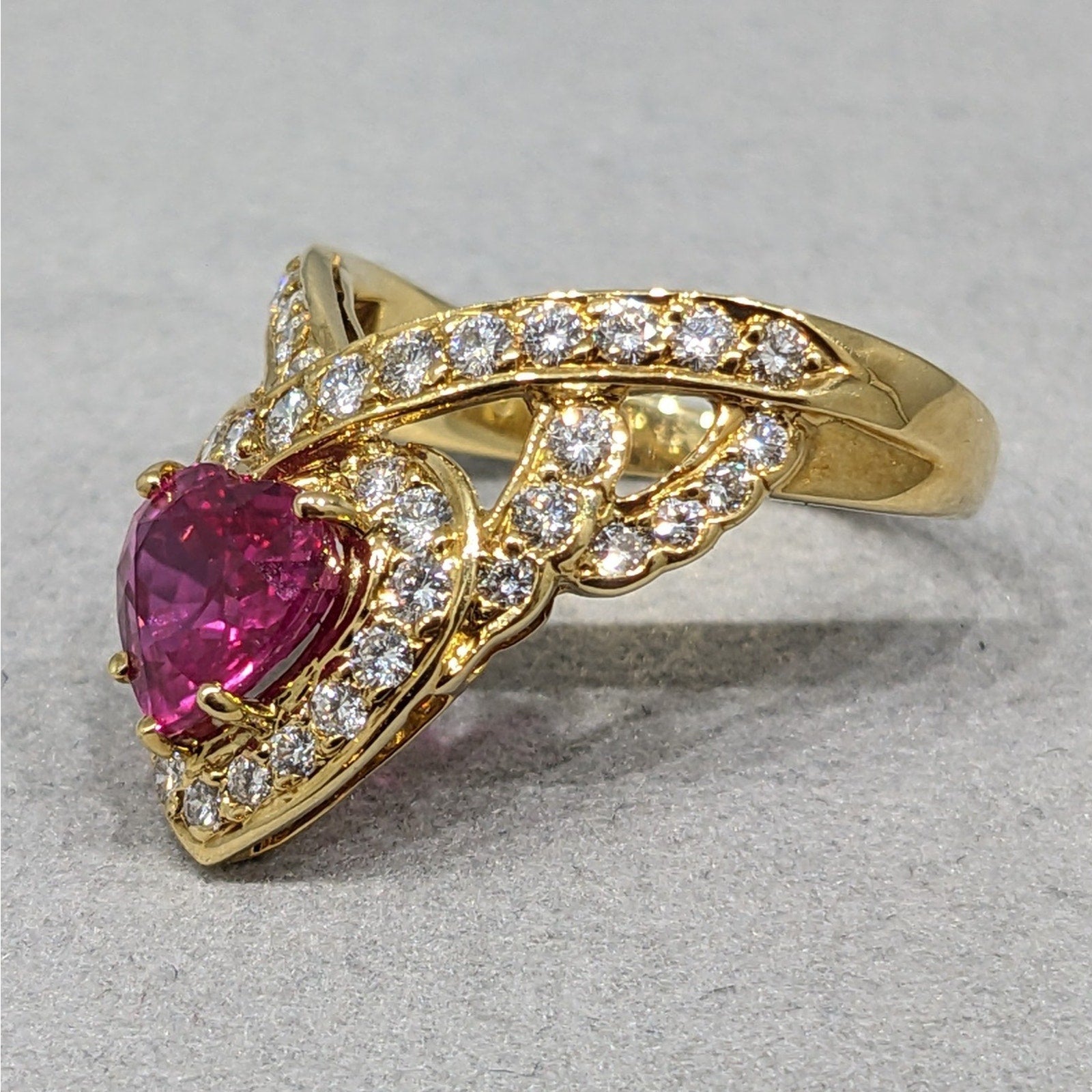 Natural 1.40 ct Heart-shaped Ruby and Diamond Ring in 18k Yellow Gold