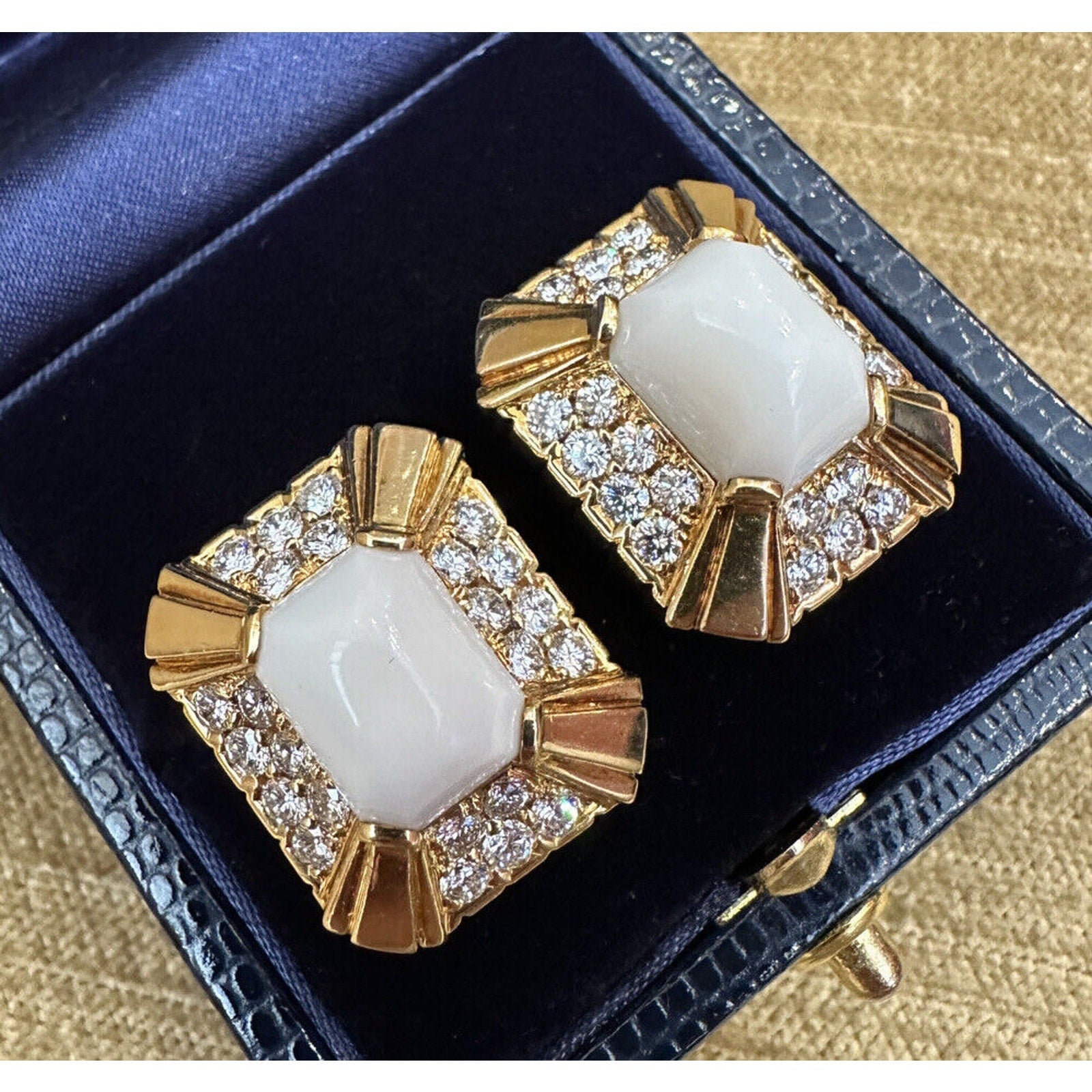White Coral and Diamond Earrings in 18k/14k Yellow Gold - HM2526AE